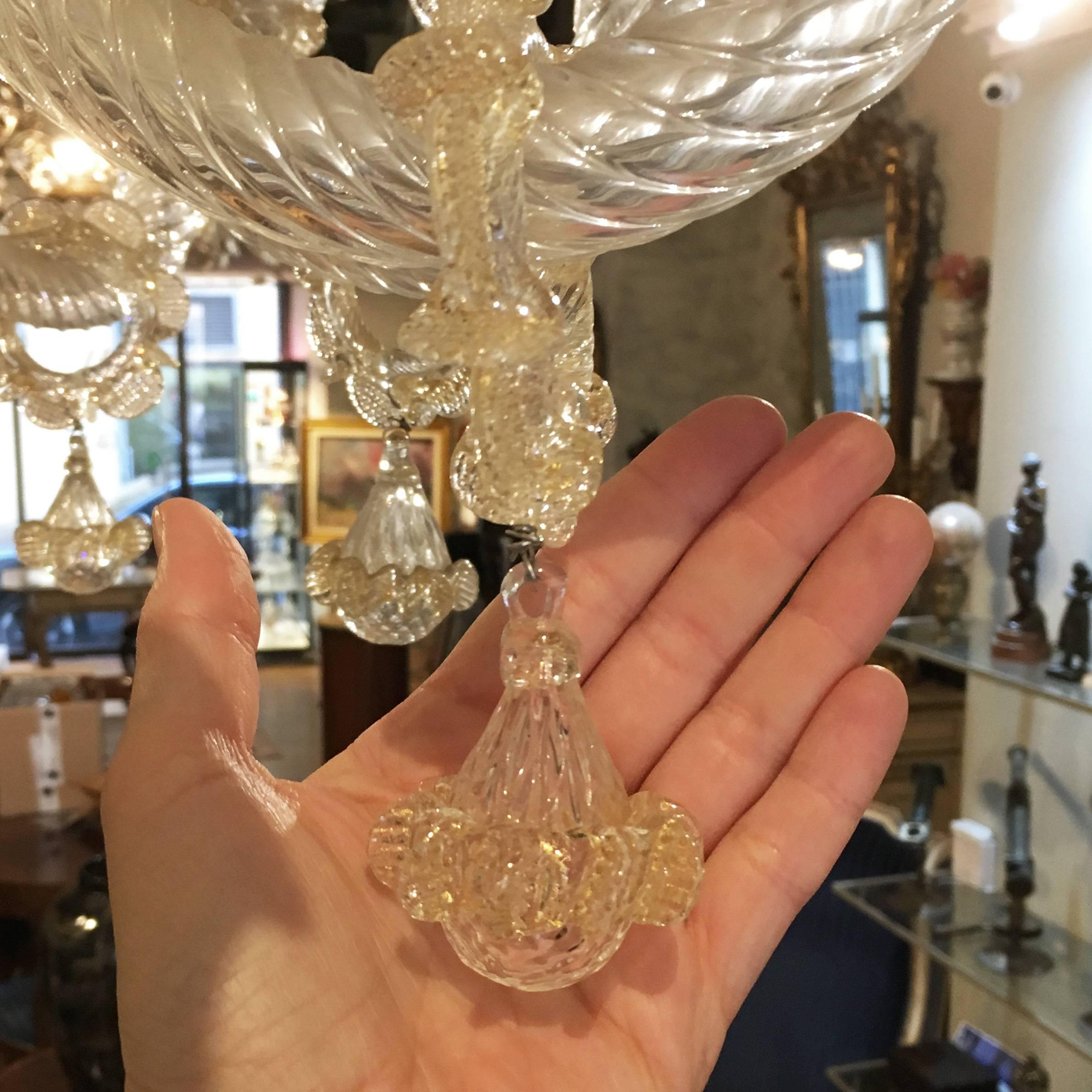 Mid-19th Century Venetian Murano Clear and Gilt Crystal Sixteen-Light Chandelier In Good Condition For Sale In Firenze, IT