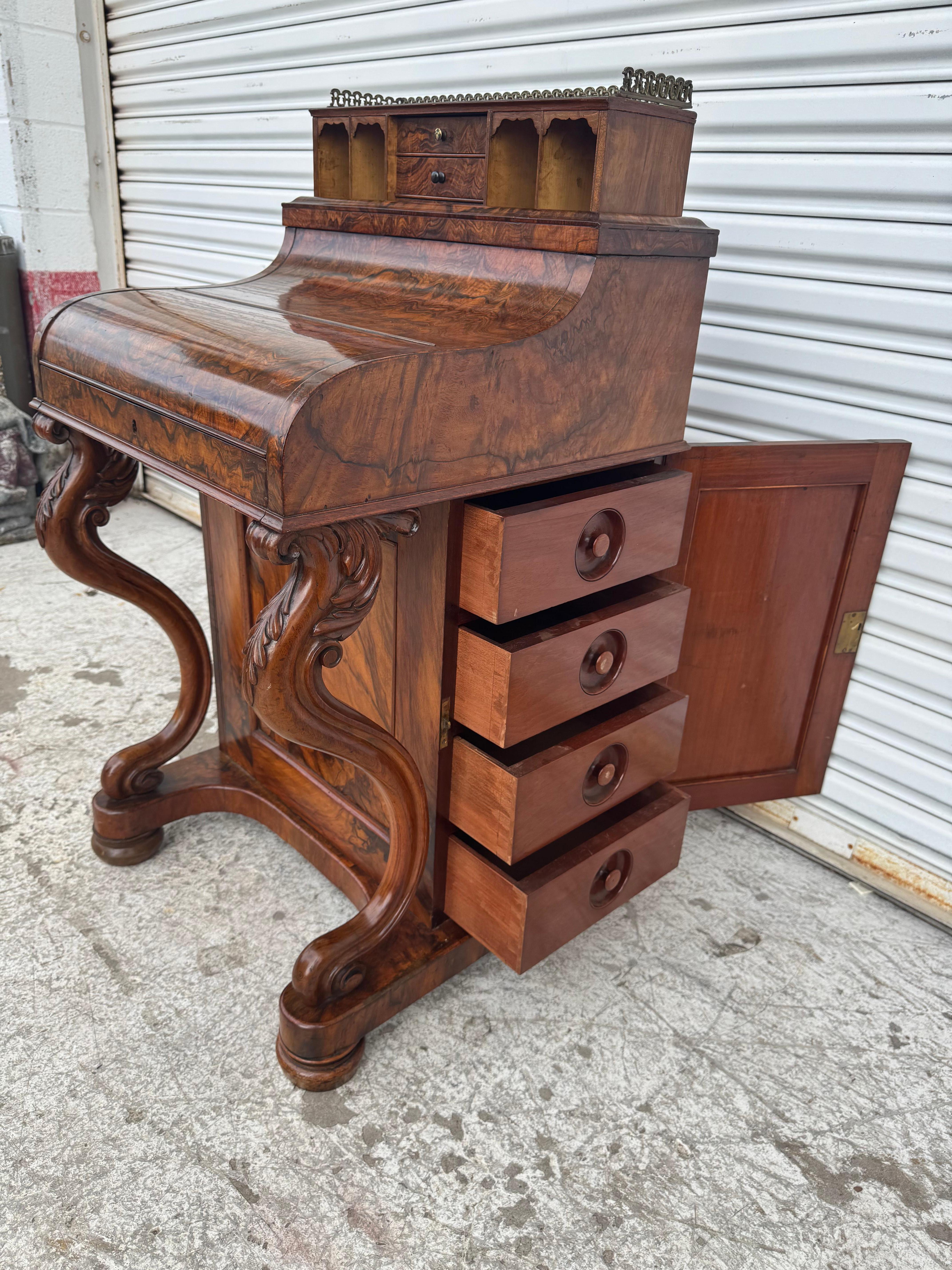 Mid 19th Century Victorian Burlwood Pop Up Davenport in vendita 5