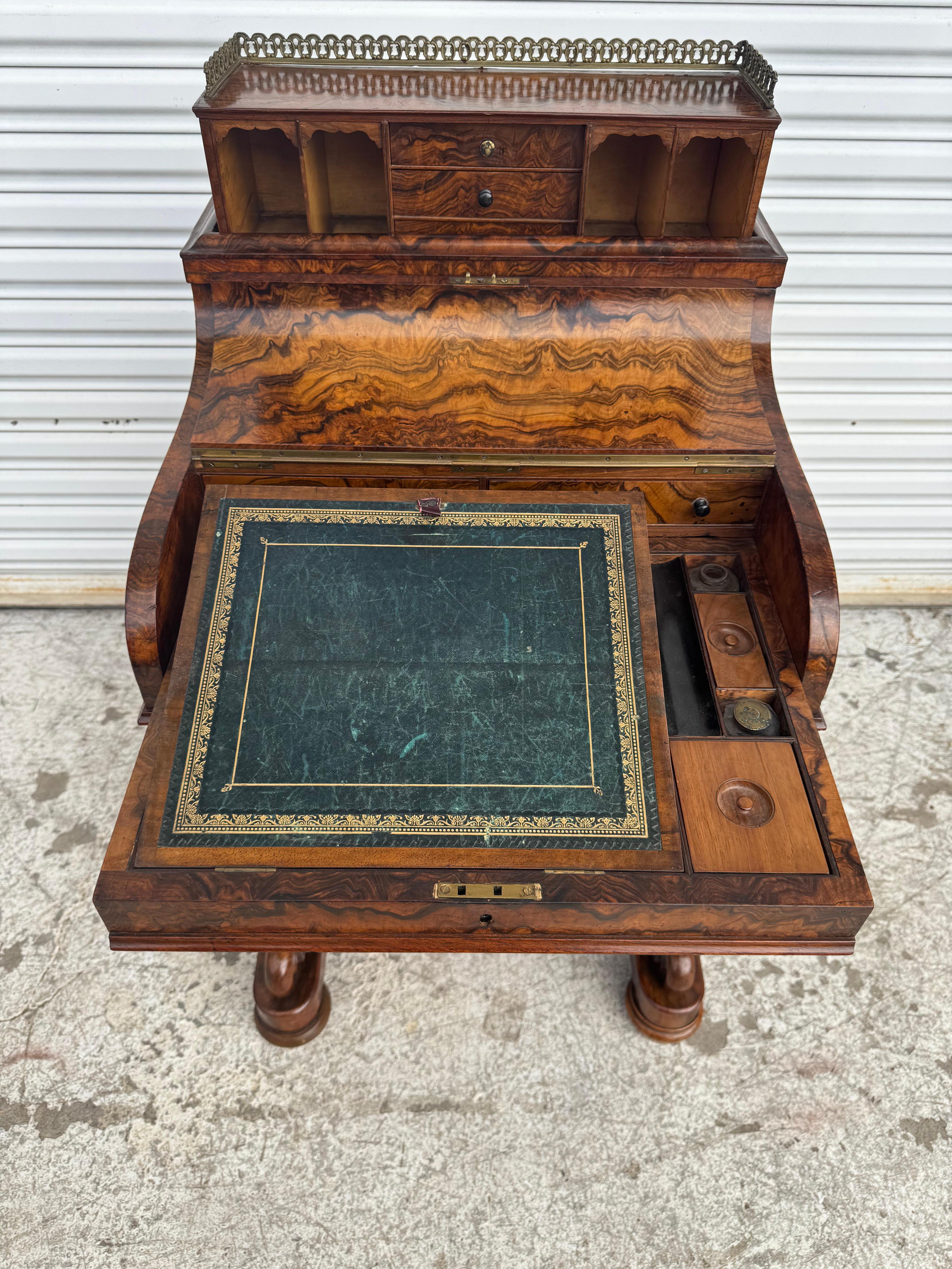 Mid 19th Century Victorian Burlwood Pop Up Davenport in vendita 7