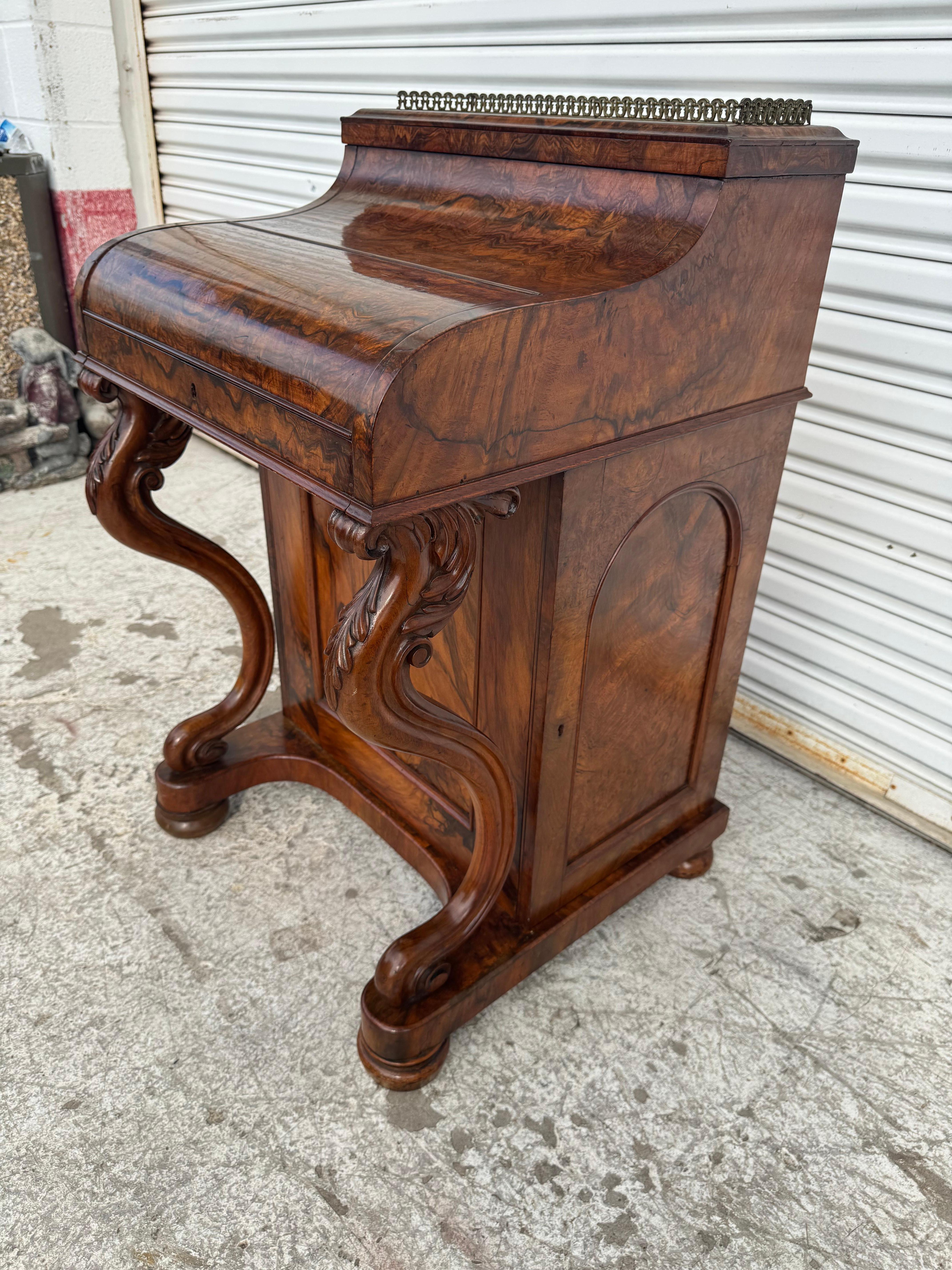 Mid 19th Century Victorian Burlwood Pop Up Davenport in vendita 10