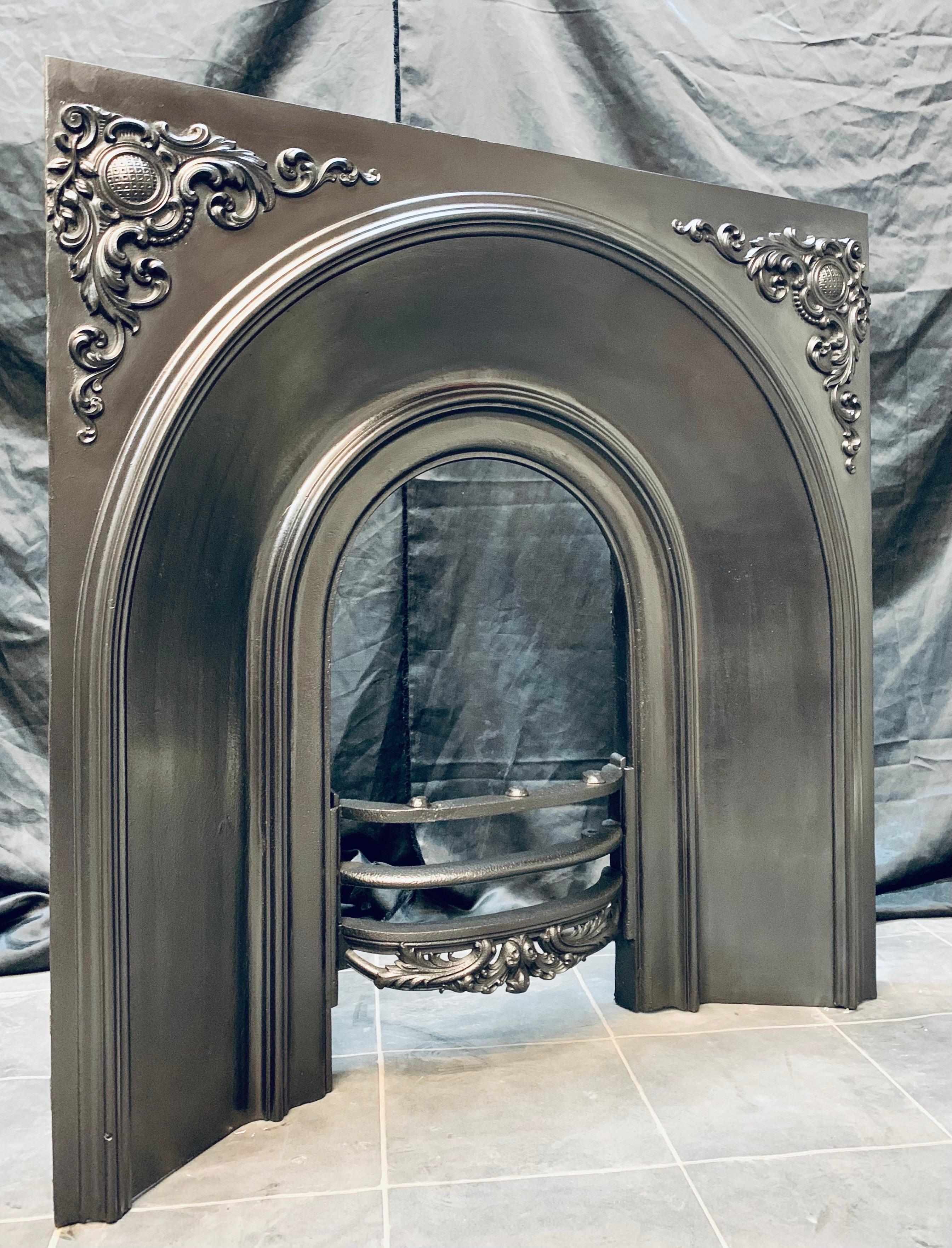 Mid-19th Century Mid 19th Century Victorian Cast Iron Fireplace Insert. For Sale
