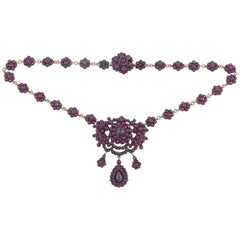 Collier bohème ancien en grenat et argent doré des années 1870