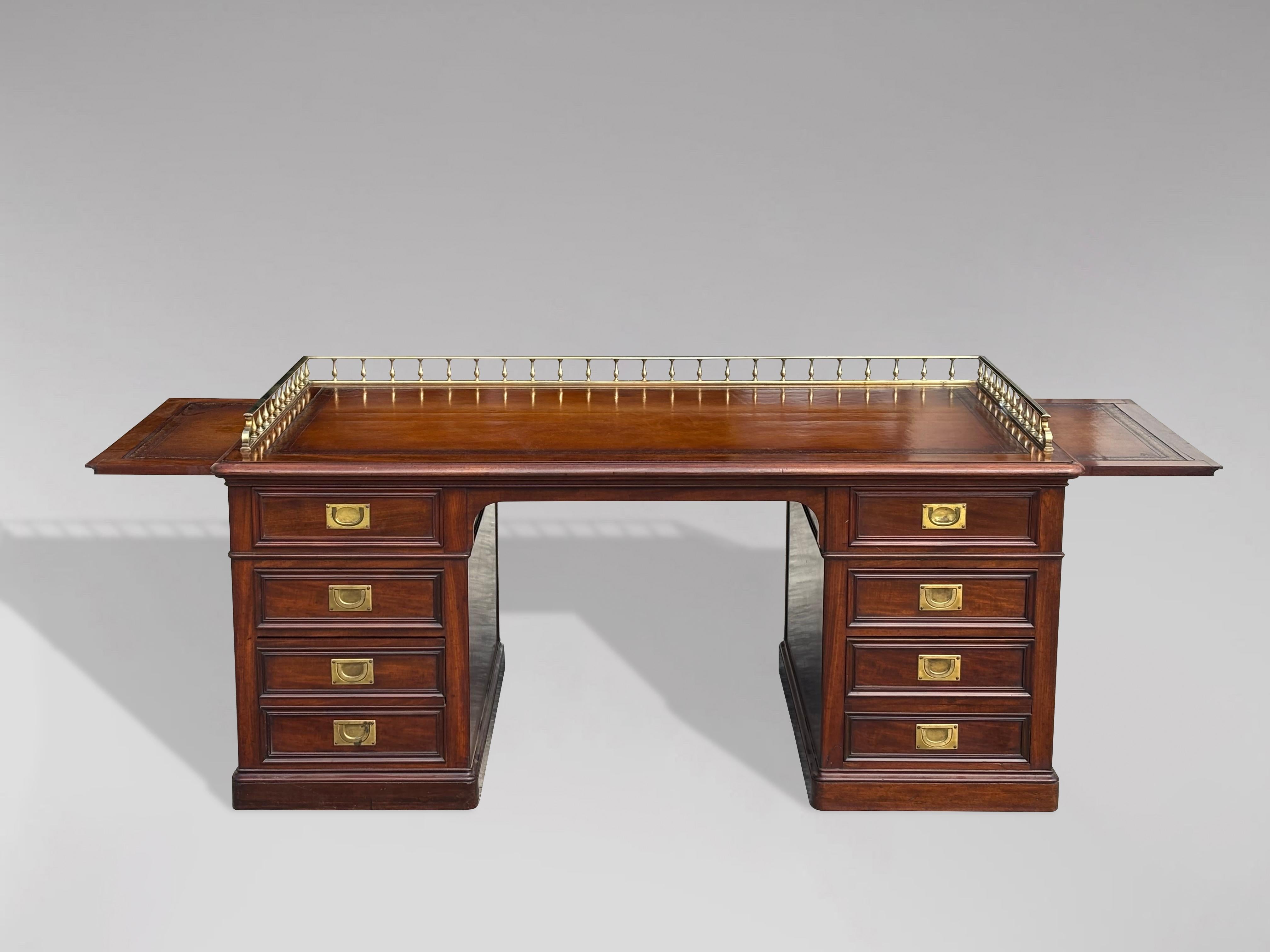 Mid 19th Century Victorian Period Mahogany & Leather Campaign Desk In Good Condition For Sale In Petworth,West Sussex, GB
