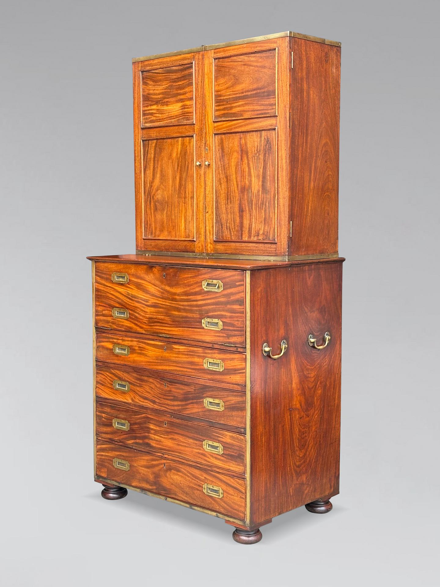 Britannique Mid 19th Century Victorian Period Military Campaign Cabinet Secretaire Chest en vente