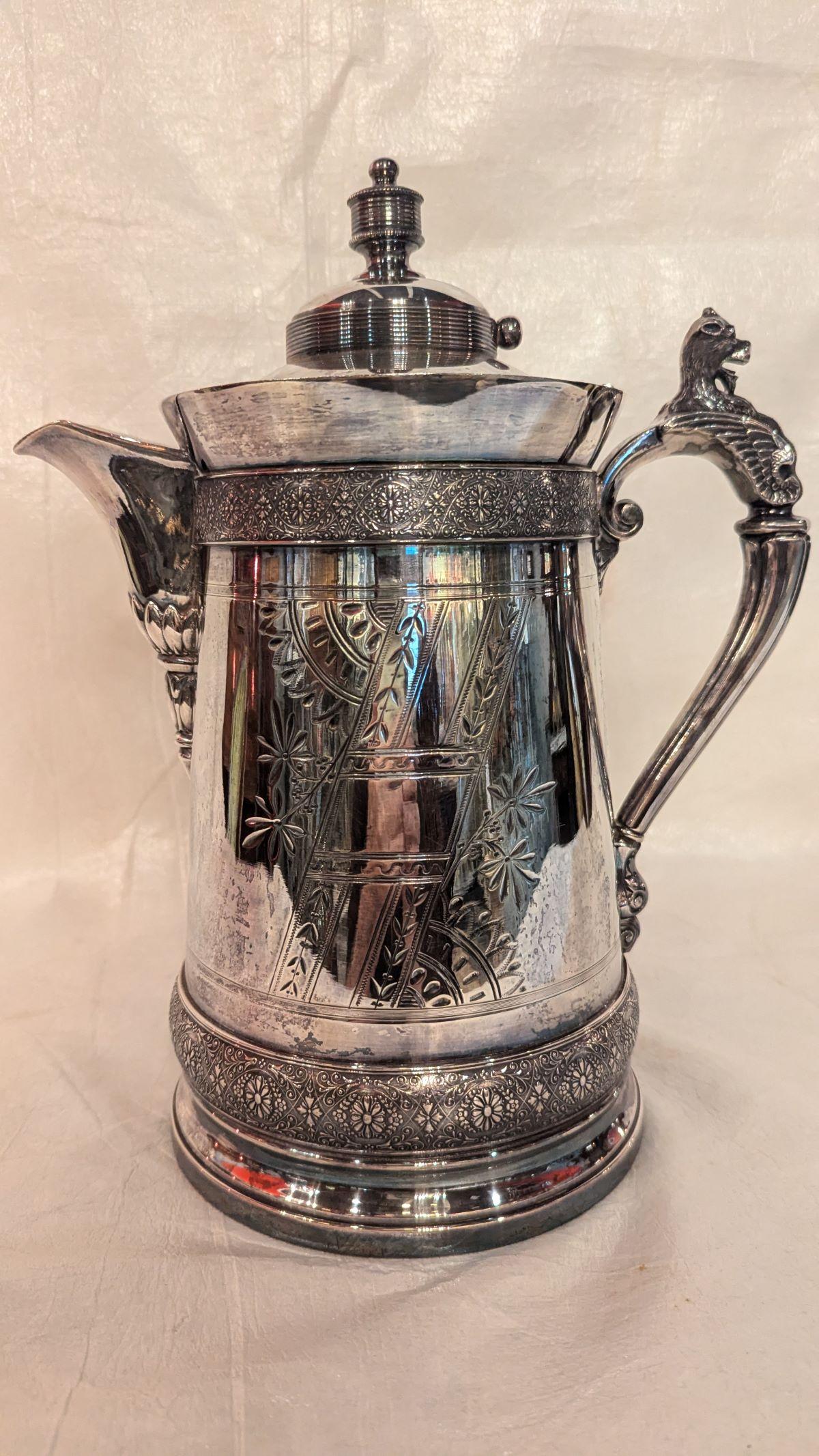 Américain Pichet victorien en métal argenté du milieu du 19e siècle en vente