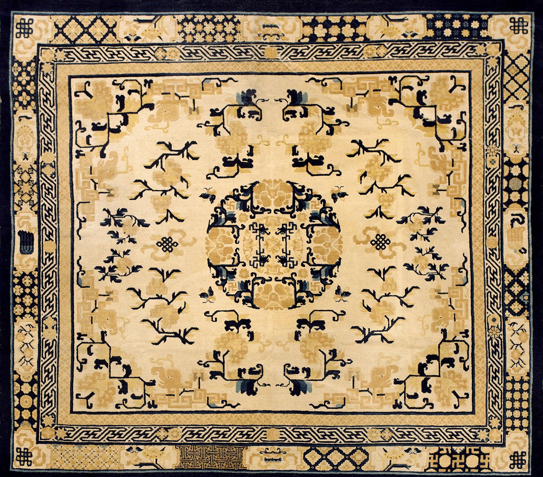 Tapis Baodou chinois du début du 20ème siècle ( 6'6" x 7' - 198 x 213 )
