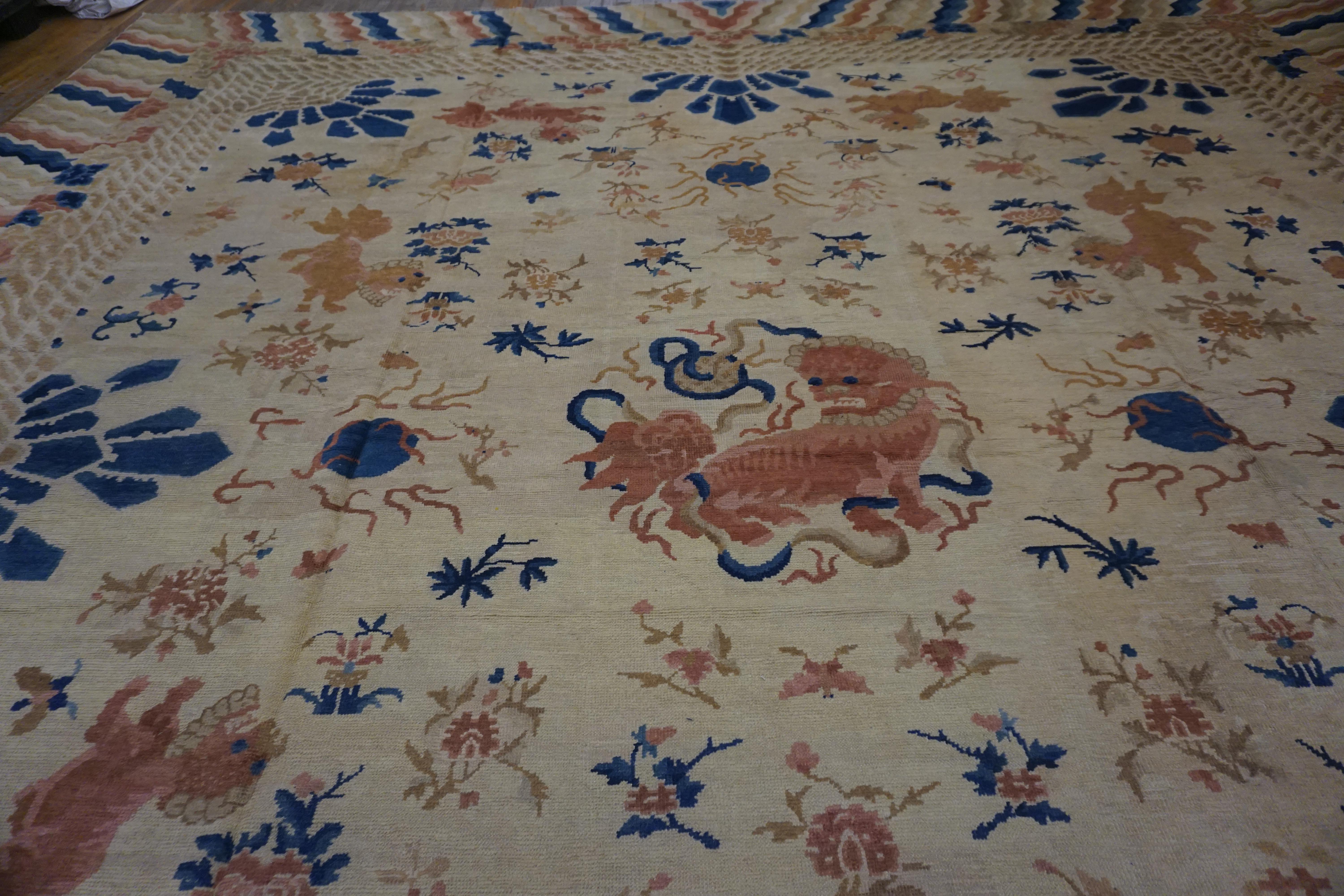 Mid-19th Century W. Chinese Ningxia Carpet For Sale 6