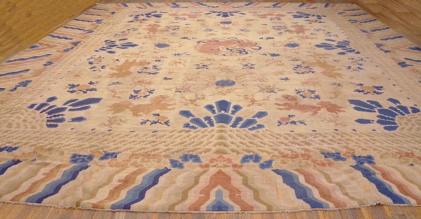Mid-19th Century W. Chinese Ningxia Carpet In Good Condition For Sale In New York, NY