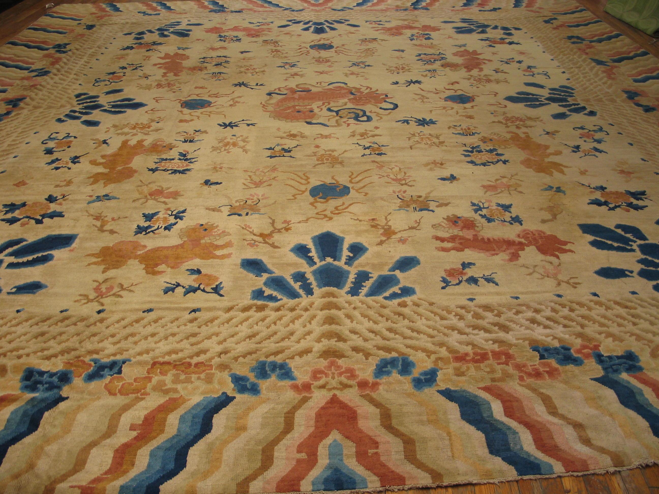 Mid-19th Century W. Chinese Ningxia Carpet For Sale 2