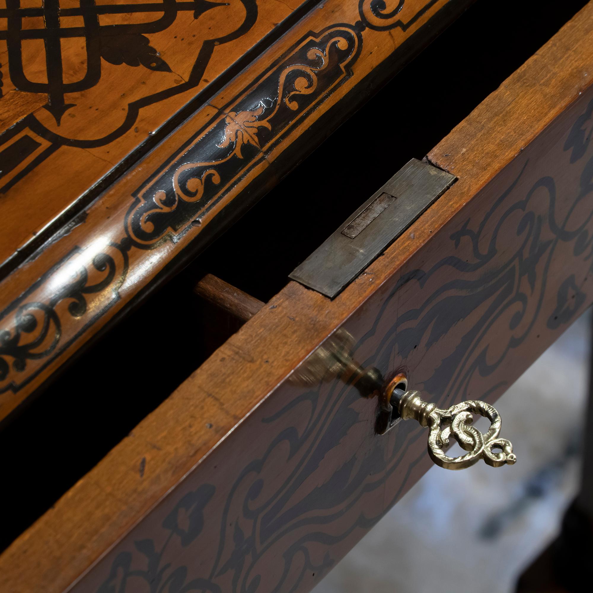 Mid-19th Century Walnut Inlaid Floral Marquetry French Writing Table 8