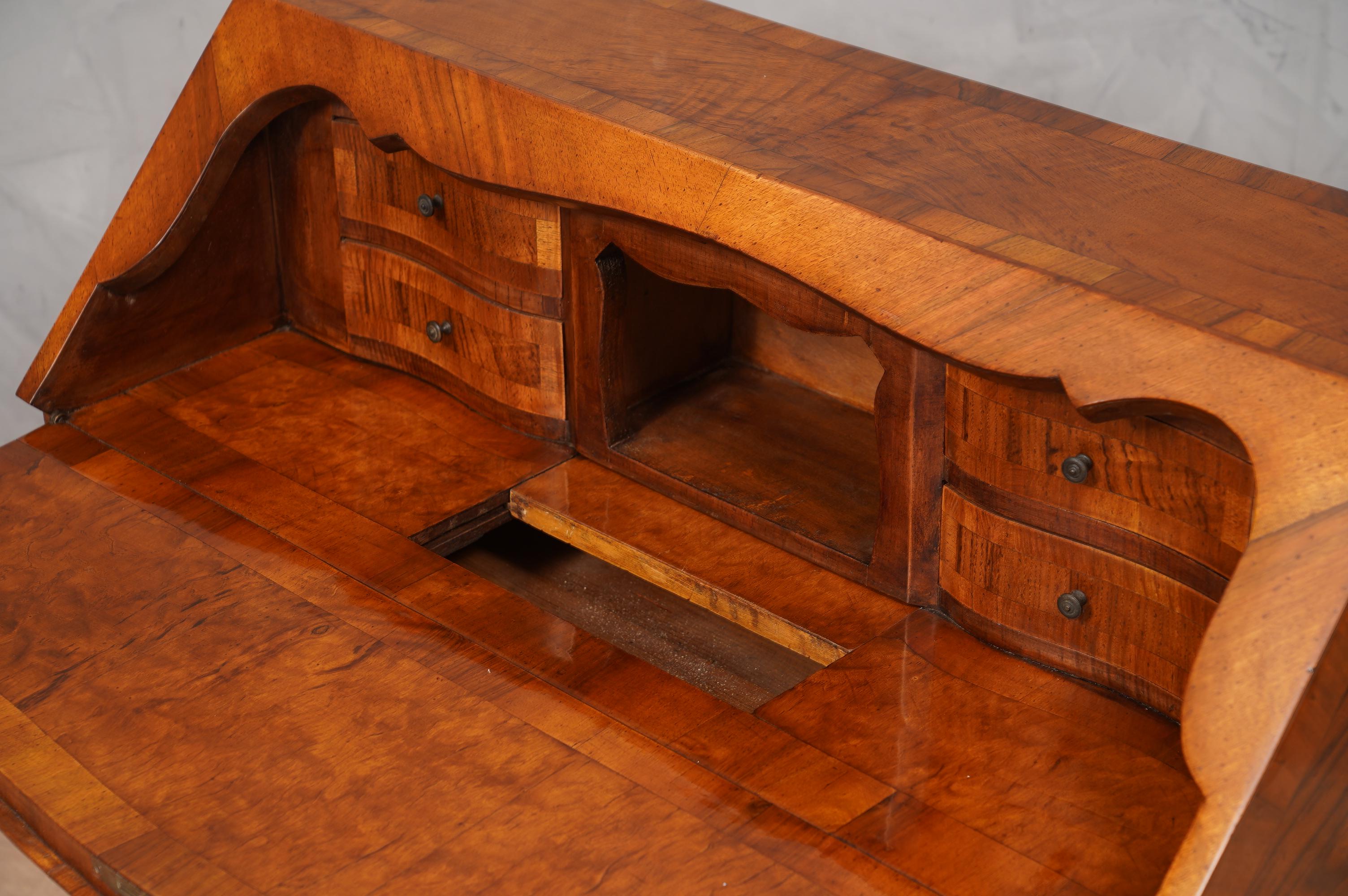 Louis XV Mid 19th Century Walnut Wood Italian Desk Dresser, 1850 For Sale