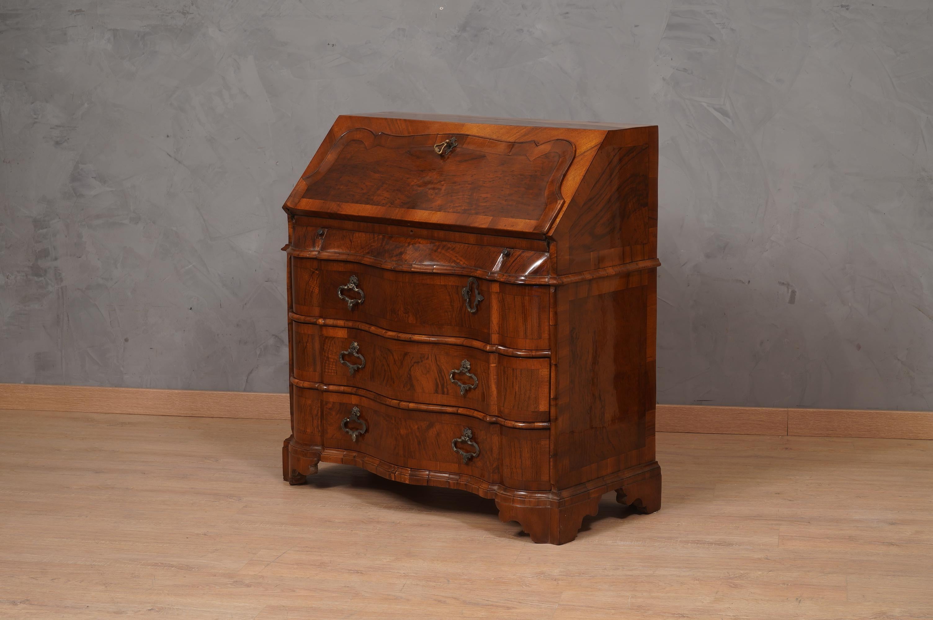 Mid-19th Century Mid 19th Century Walnut Wood Italian Desk Dresser, 1850 For Sale