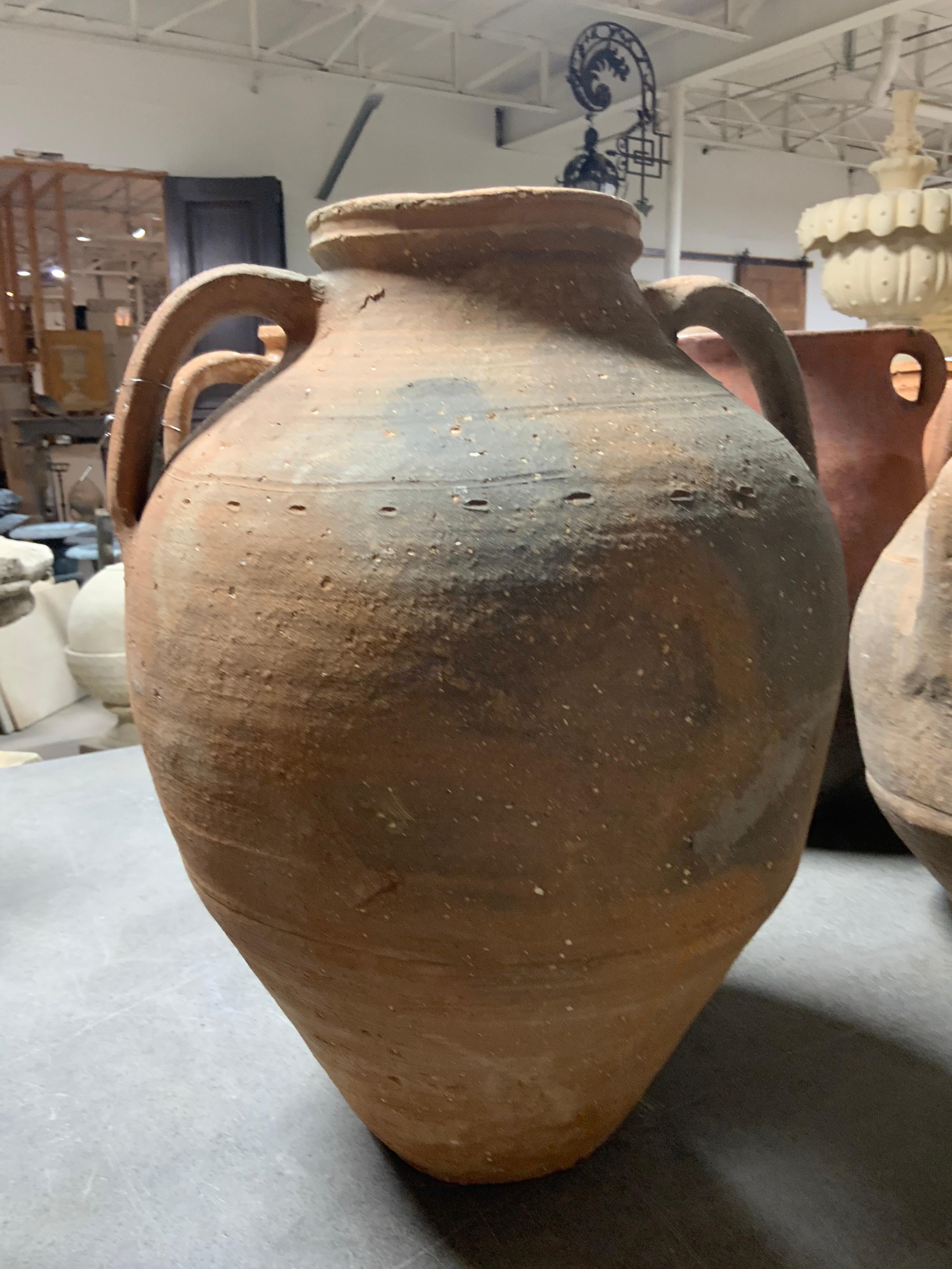 Bellissima imbarcazione d'acqua originaria della Grecia. L'articolo è venduto come articolo singolo. Circa 1850.