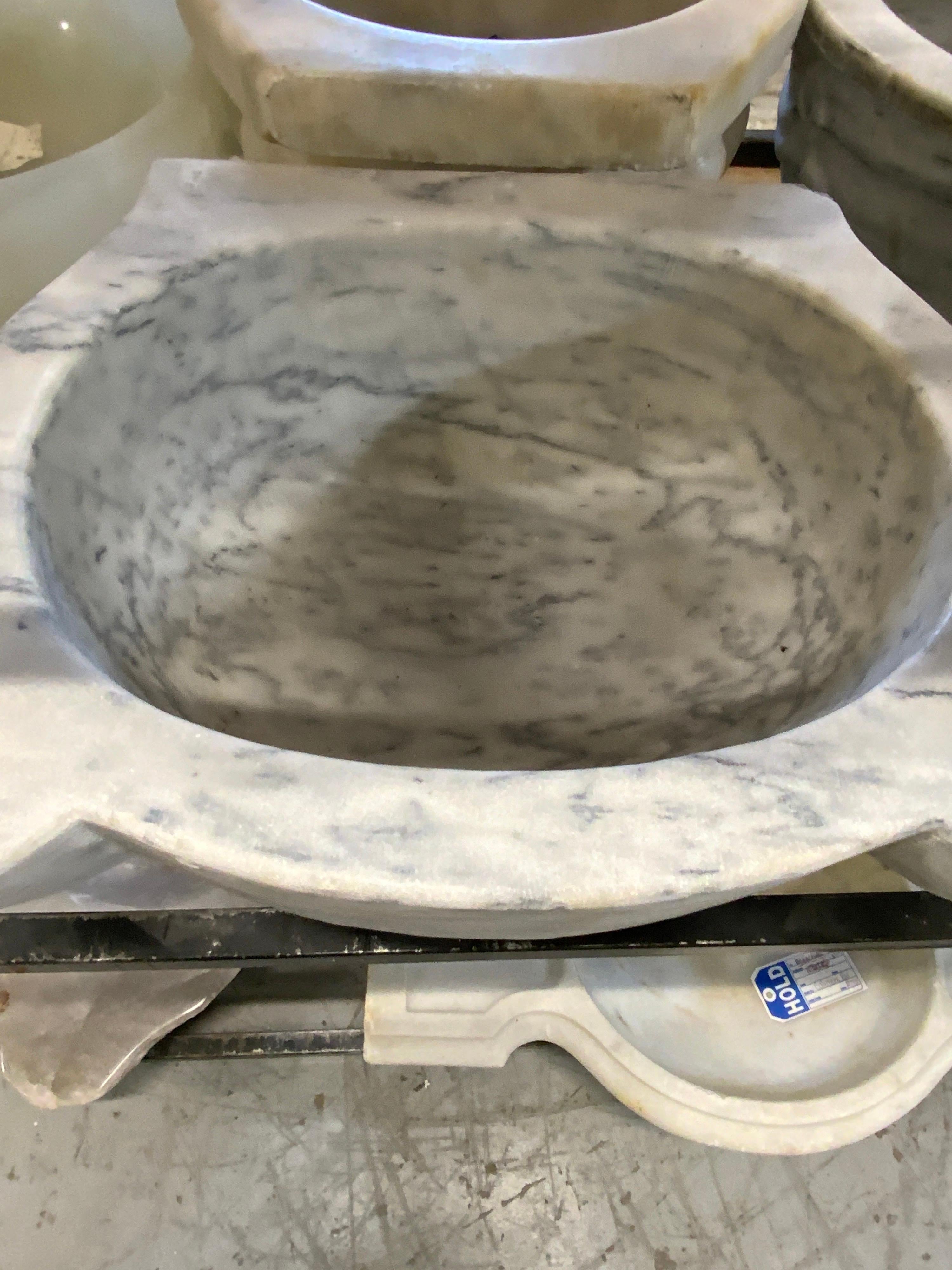 This gorgeous white marble sink originates from Greece. Item dates back to 1850s.