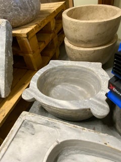 Lavello in marmo bianco della metà del XIX secolo
