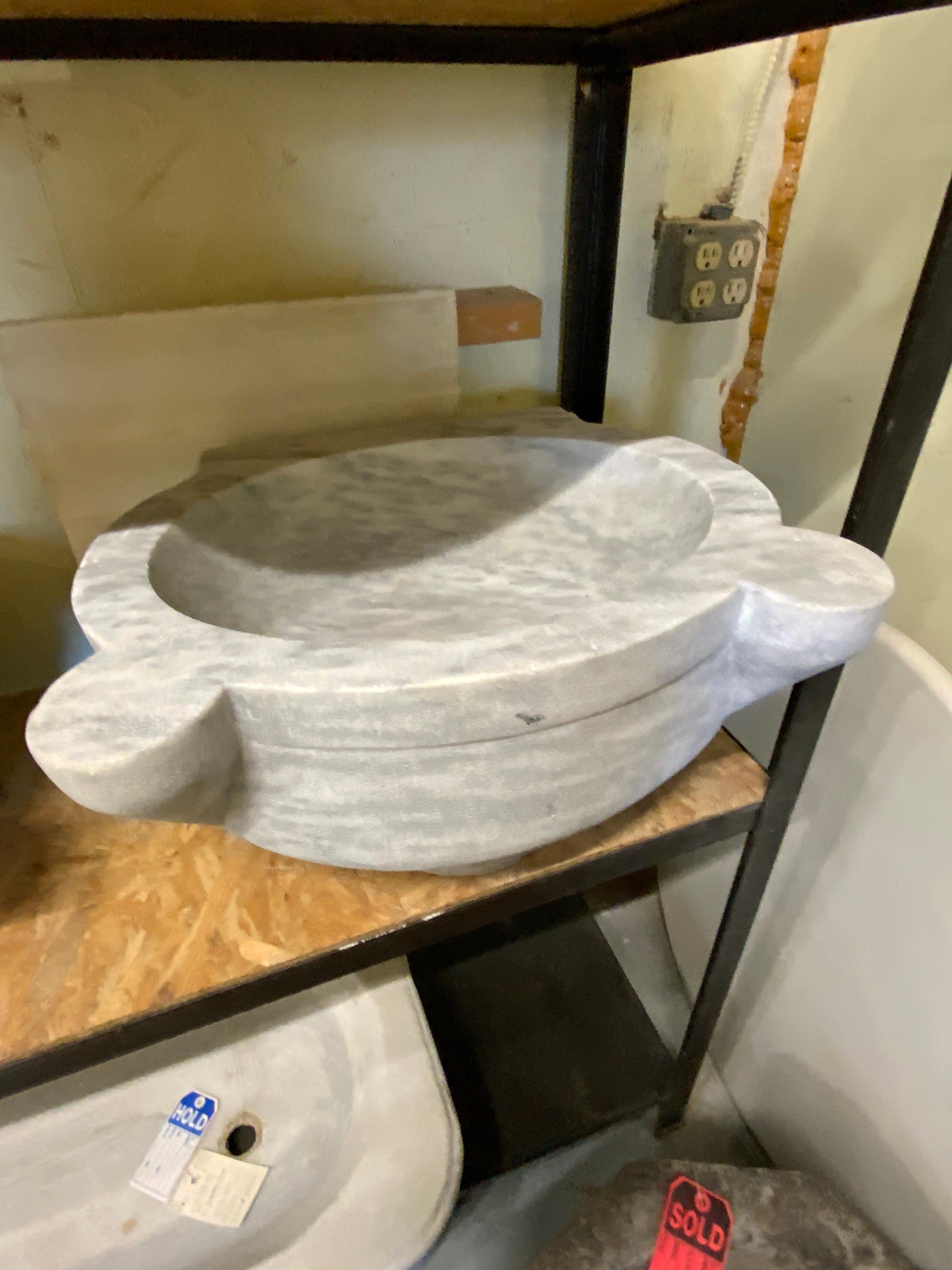 Mid-19th Century White Marble Sink In Good Condition In Dallas, TX