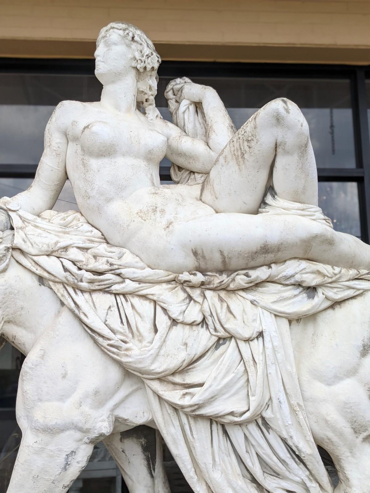 Statue en marbre blanc du milieu du XIXe siècle « La Triomphe d'Ariane » de France en vente 8