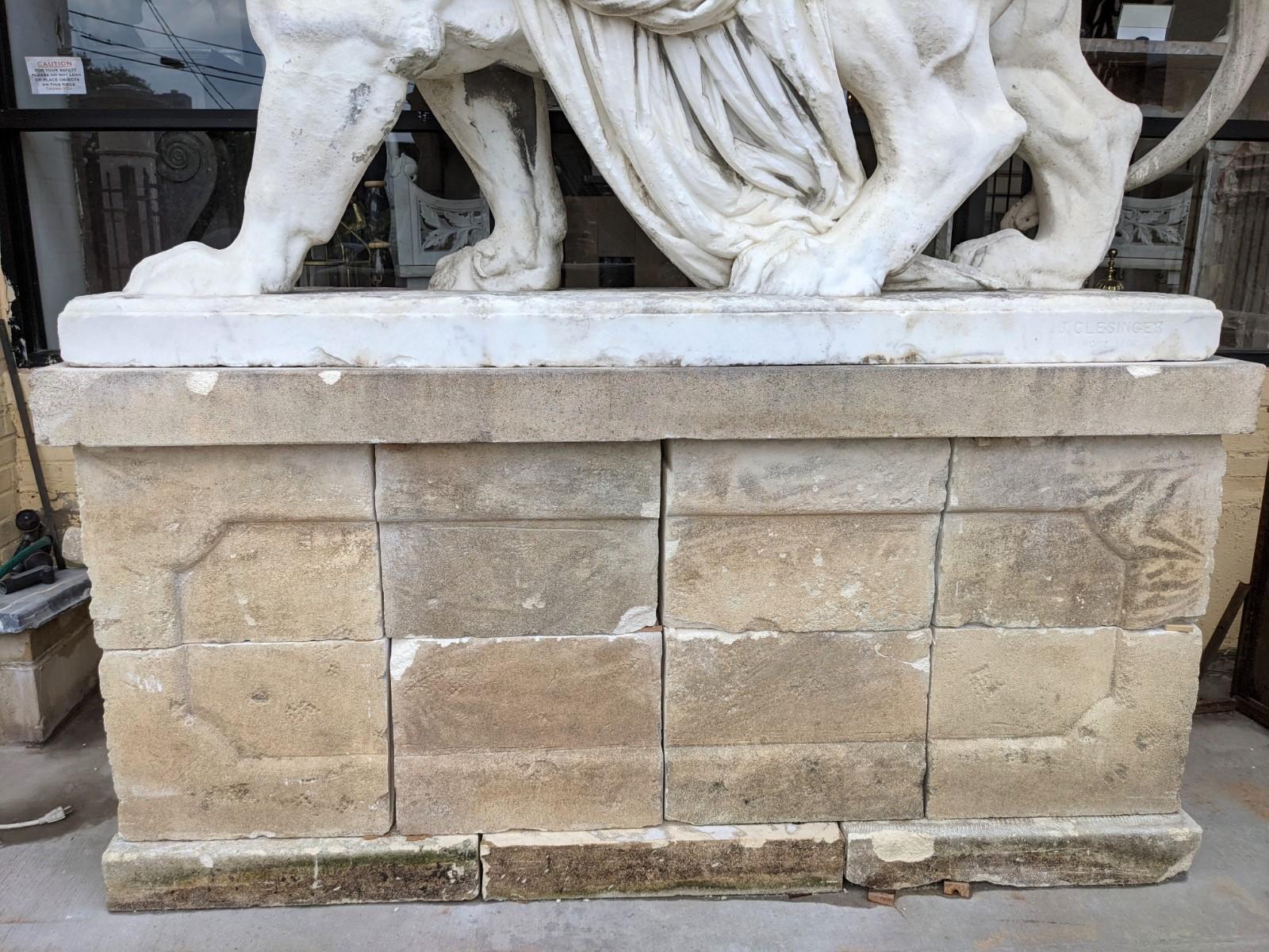 Français Statue en marbre blanc du milieu du XIXe siècle « La Triomphe d'Ariane » de France en vente