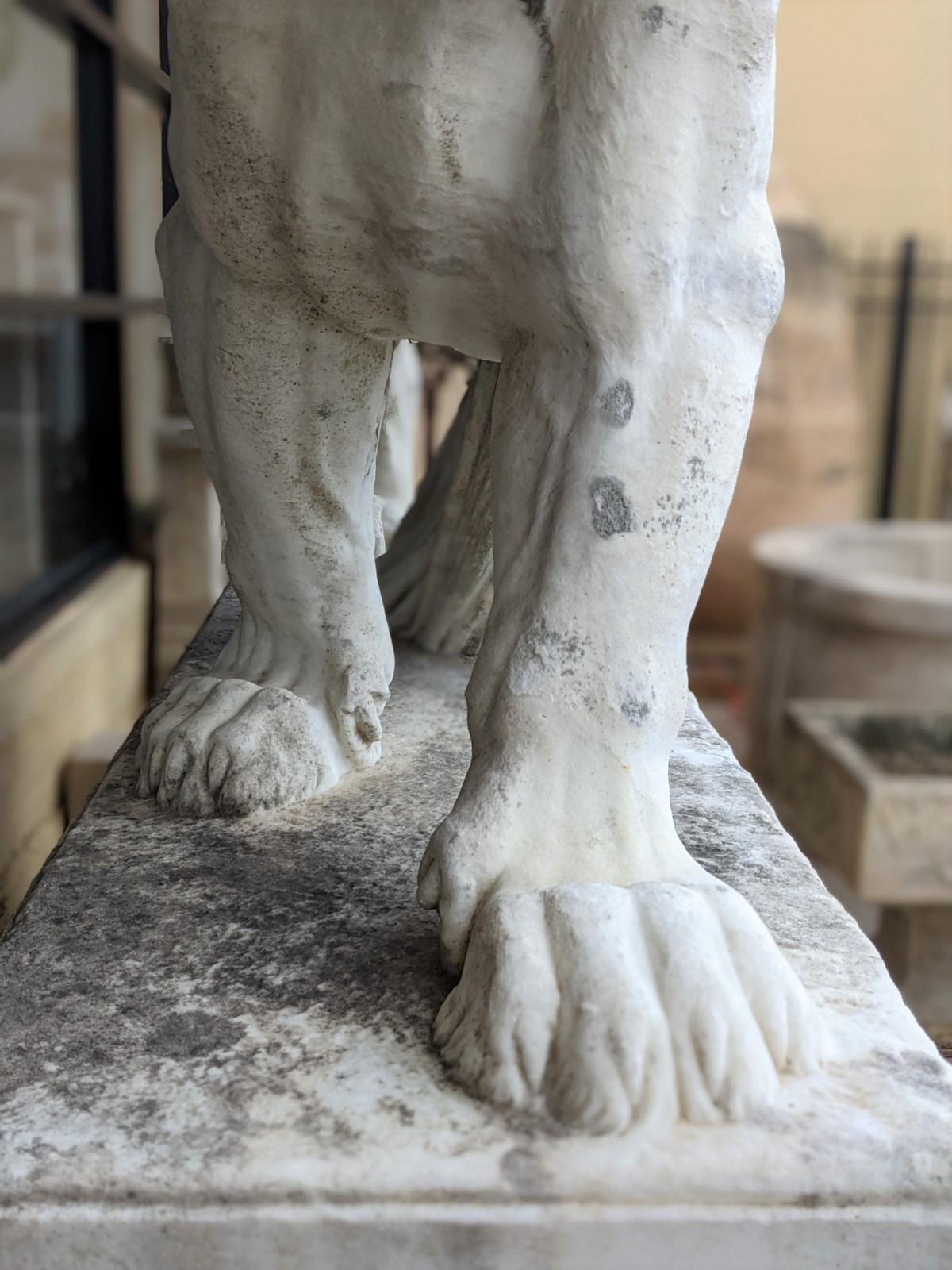 Statue en marbre blanc du milieu du XIXe siècle « La Triomphe d'Ariane » de France en vente 2