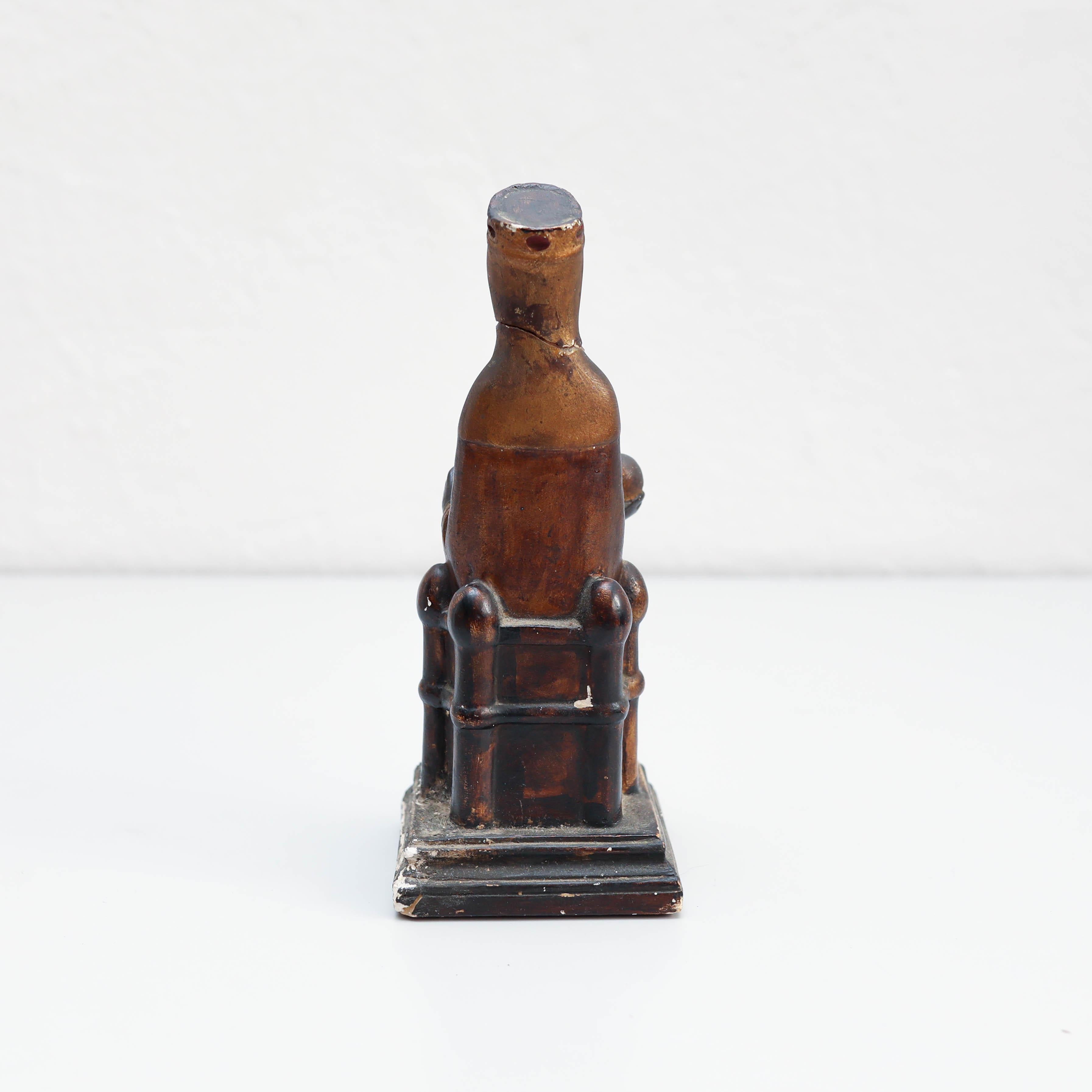 Französische Jungfrauenstatue aus Holz aus der Mitte des 19. Jahrhunderts, um 1940 (Mitte des 20. Jahrhunderts) im Angebot