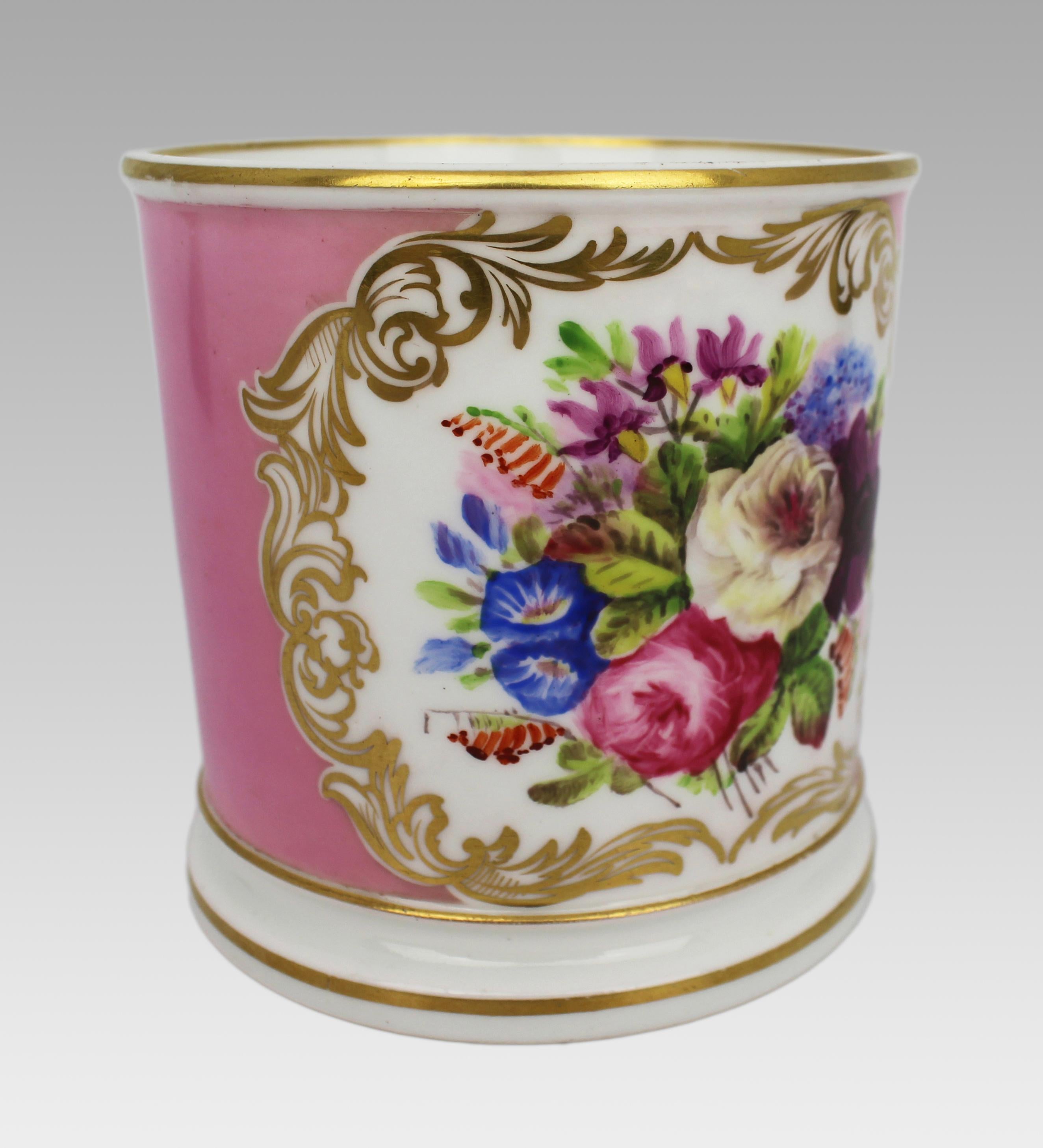 Jarra de porcelana Worcester de mediados del siglo XIX con fondo de rosa pompadour Británico en venta