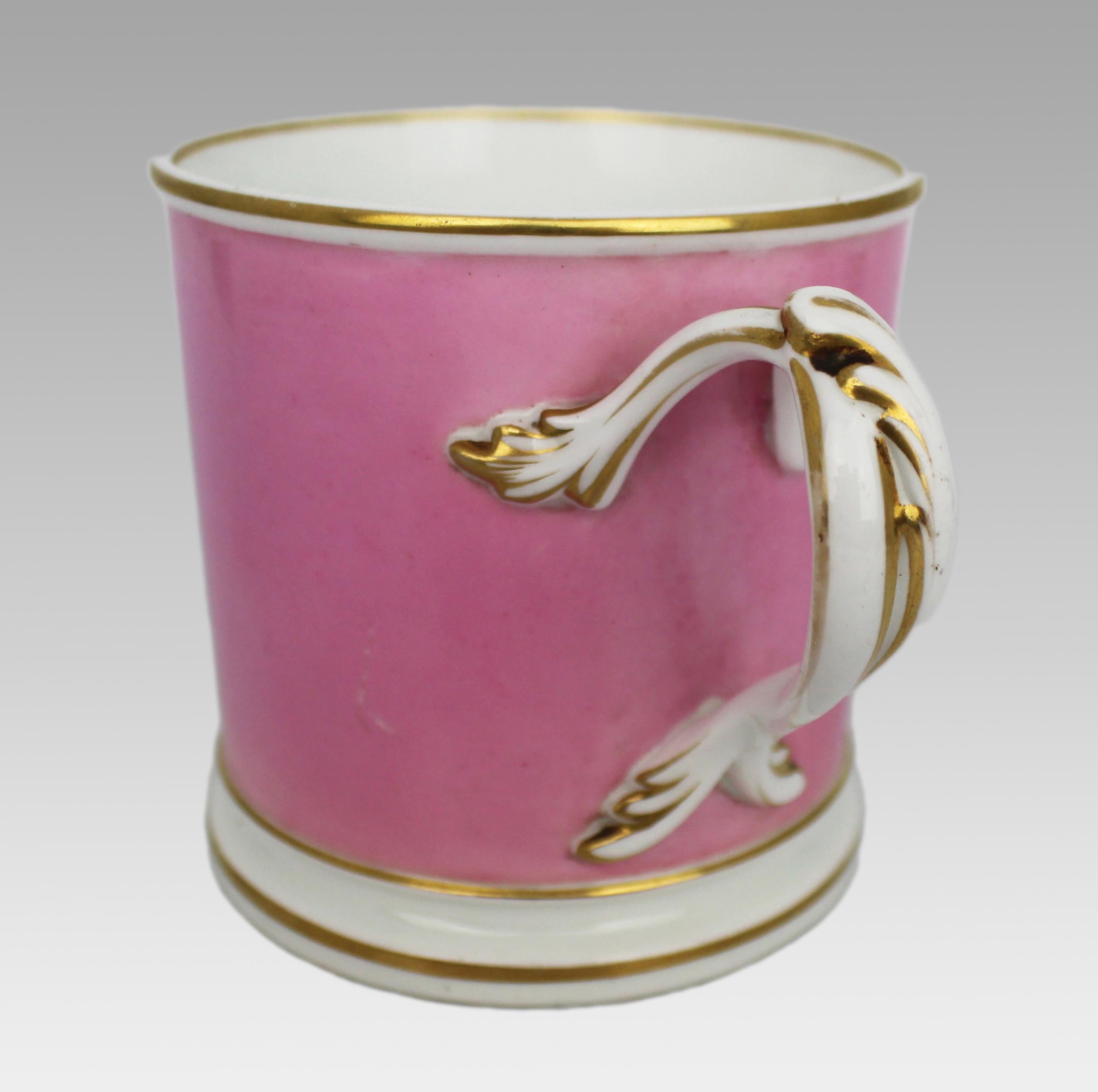 Jarra de porcelana Worcester de mediados del siglo XIX con fondo de rosa pompadour en venta 2