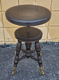 Tabouret de piano en noyer et fer du milieu du 19e siècle de Holtzman, avec pieds à griffes en forme de boule
