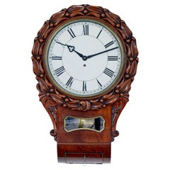 Reloj de pared fusee de caoba tallada de mediados del siglo XIX victoriano