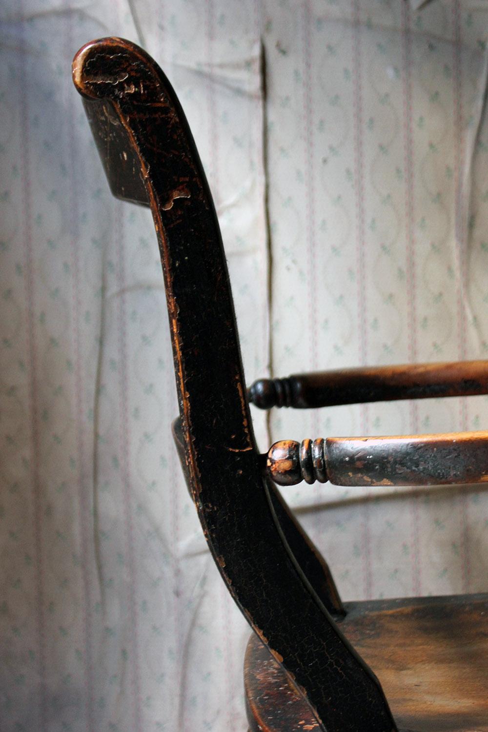 Mid-19th Century Black Painted Elm Farmhouse Kitchen Armchair, circa 1860 In Good Condition In Bedford, Bedfordshire