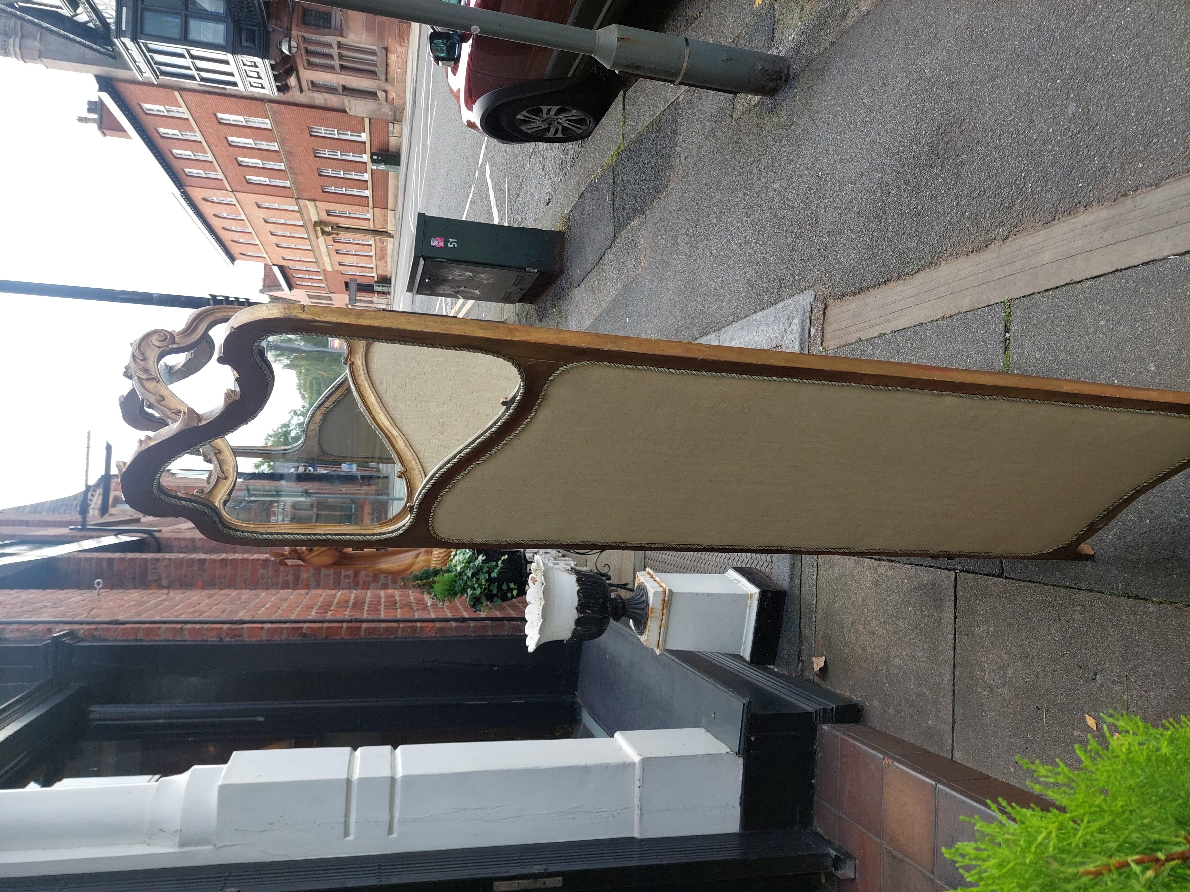 Mitte 19. Jahrhundert Kontinentale Giltwood Dreifach-Waschtisch im Angebot 3