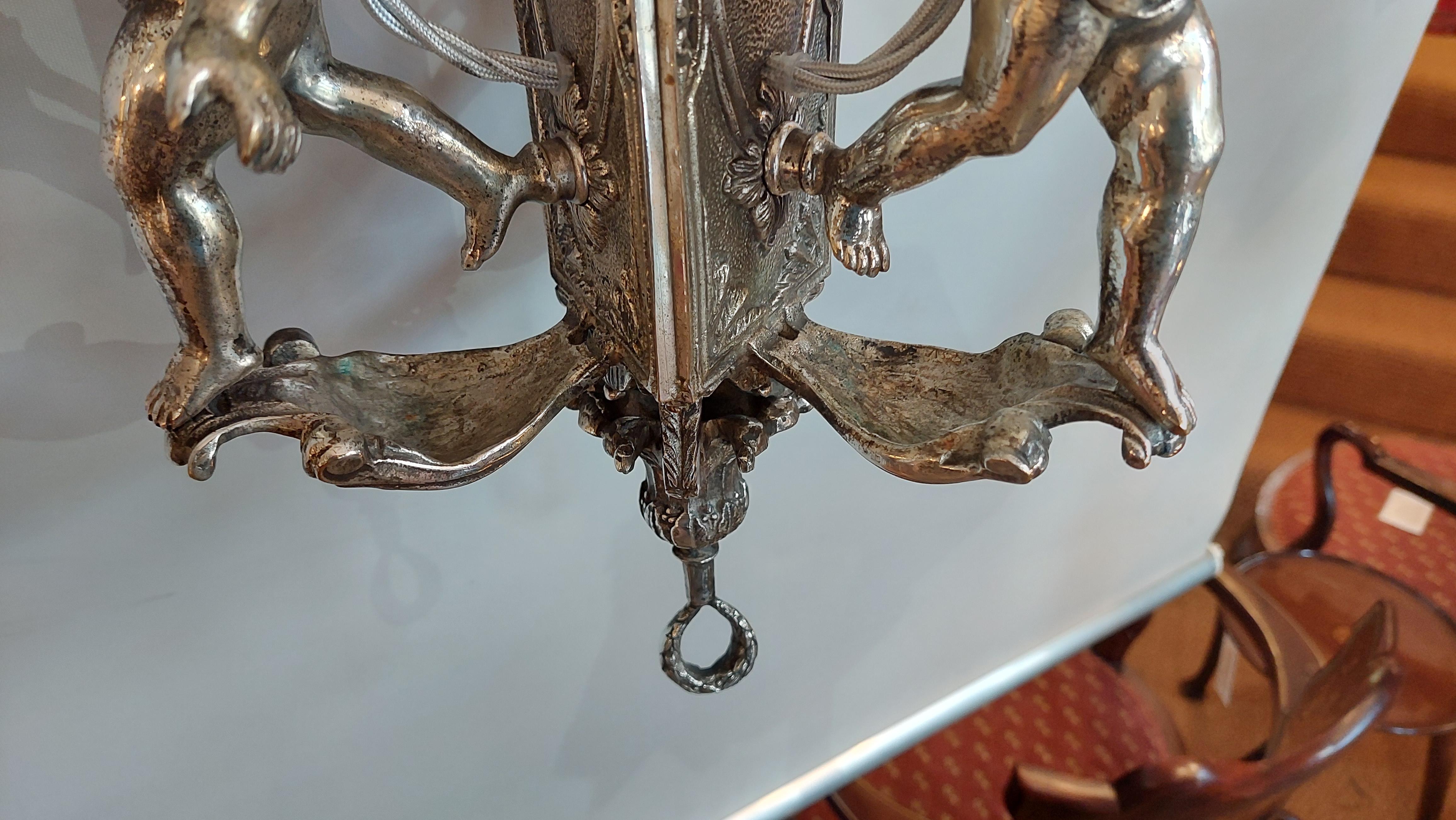 Inglese Apparecchio per candele da soffitto placcato in argento della metà del XIX secolo in vendita