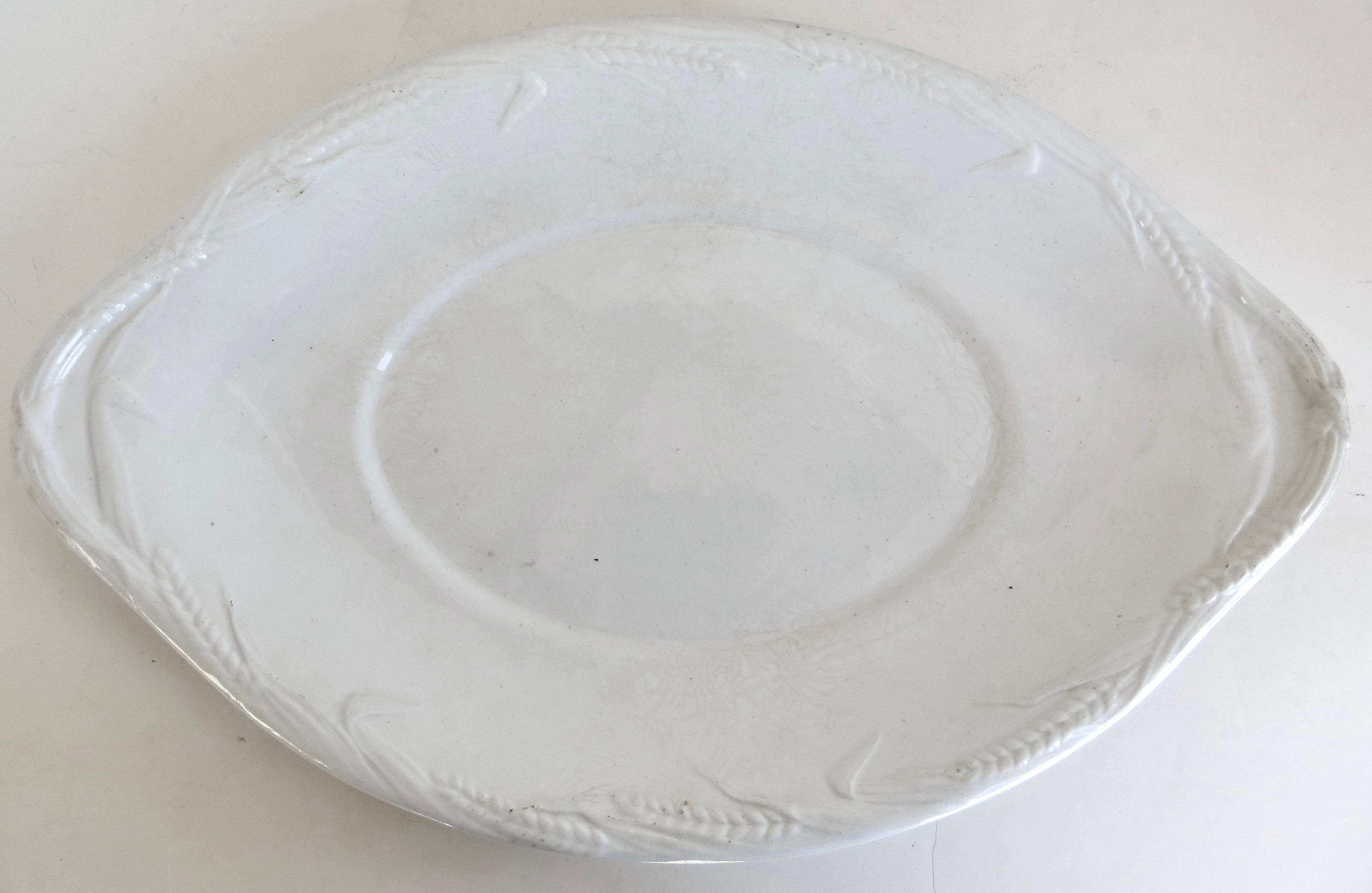 Mitte des 19. Jahrhunderts Weißes Ironstone China Große überdimensionale (3) Stück Suppenterrine, Britisch im Angebot 2