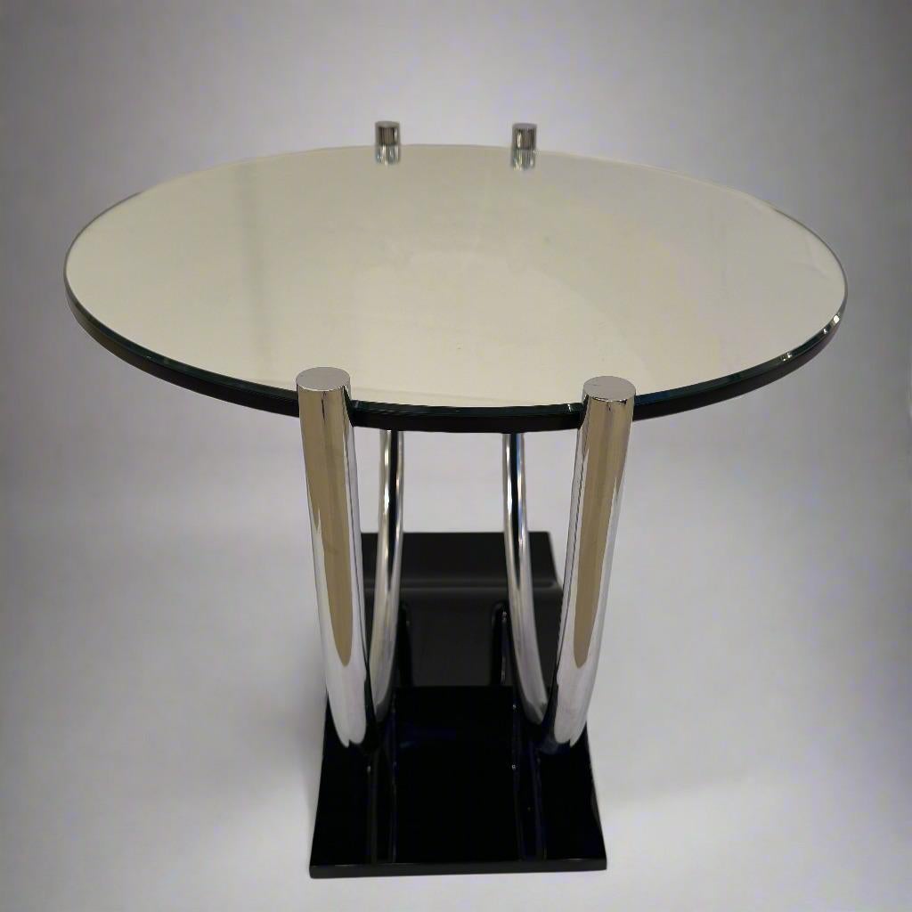 Mid-20 Century French Art Deco Round Chrome Black Side Table For Sale 3