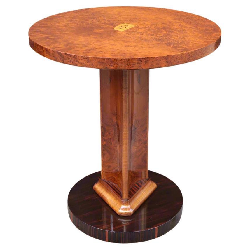 Mid-20 Century Italian Art Deco Round table. im Angebot