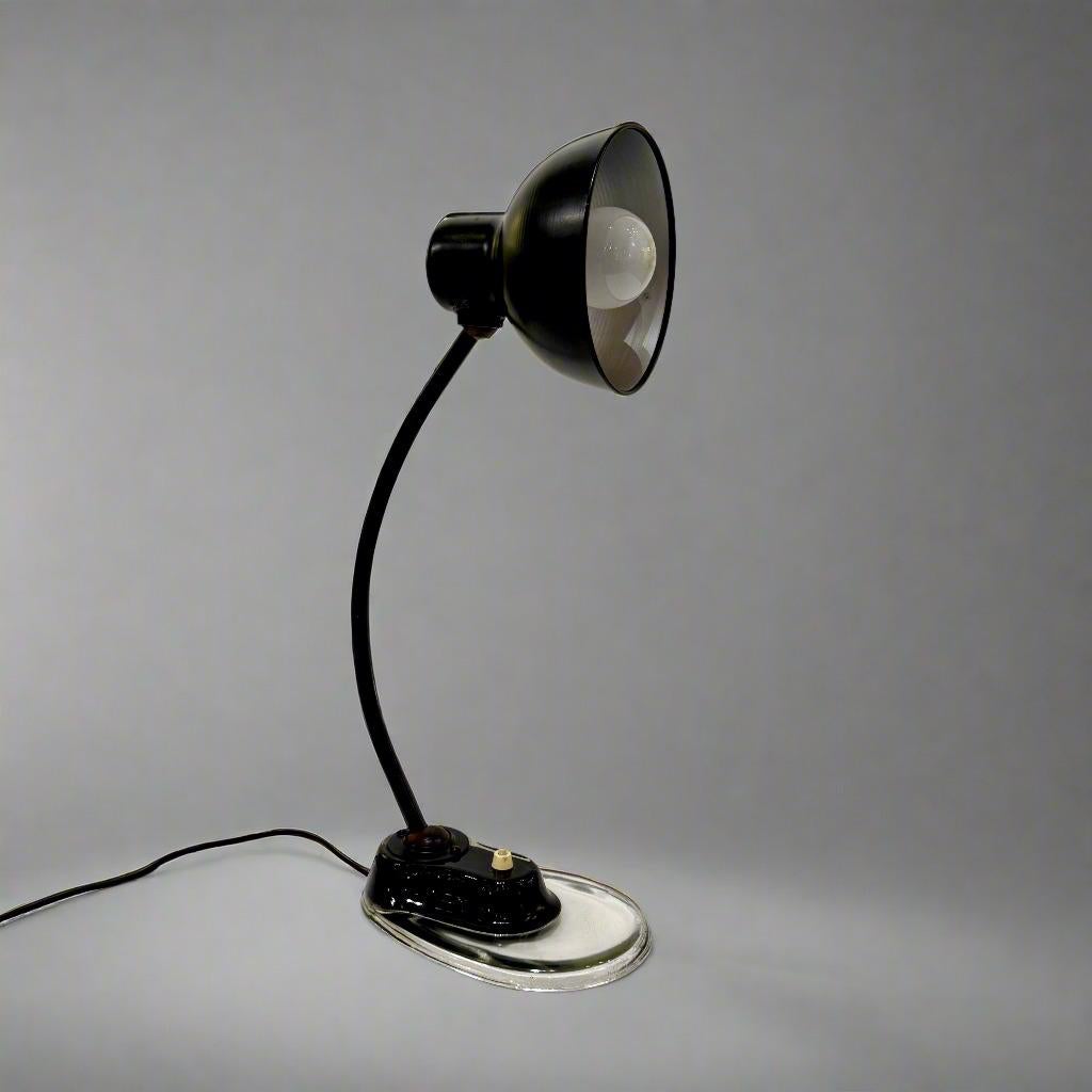 Lampe de bureau Marianne Brandt, Allemagne, milieu du 20e siècle Bon état - En vente à New York, NY