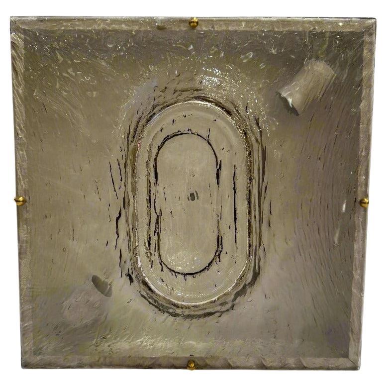 Aplique o plafón de cristal de Murano Corteccia diseñado por Toni Zuccheri para Venini, Italia, c1960. El cristal de Murano Corteccia encajado sobre una luminaria metálica con dos tomas eléctricas. Electrificado para el mercado estadounidense.