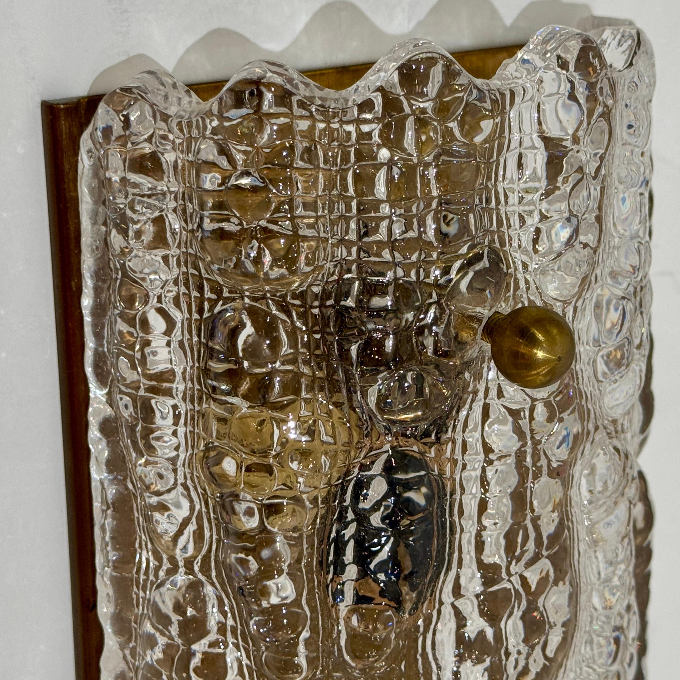 Coppia di appliques in vetro artistico di Carl Fagerlund per Orrefors. Svezia In condizioni buone in vendita a New York, NY