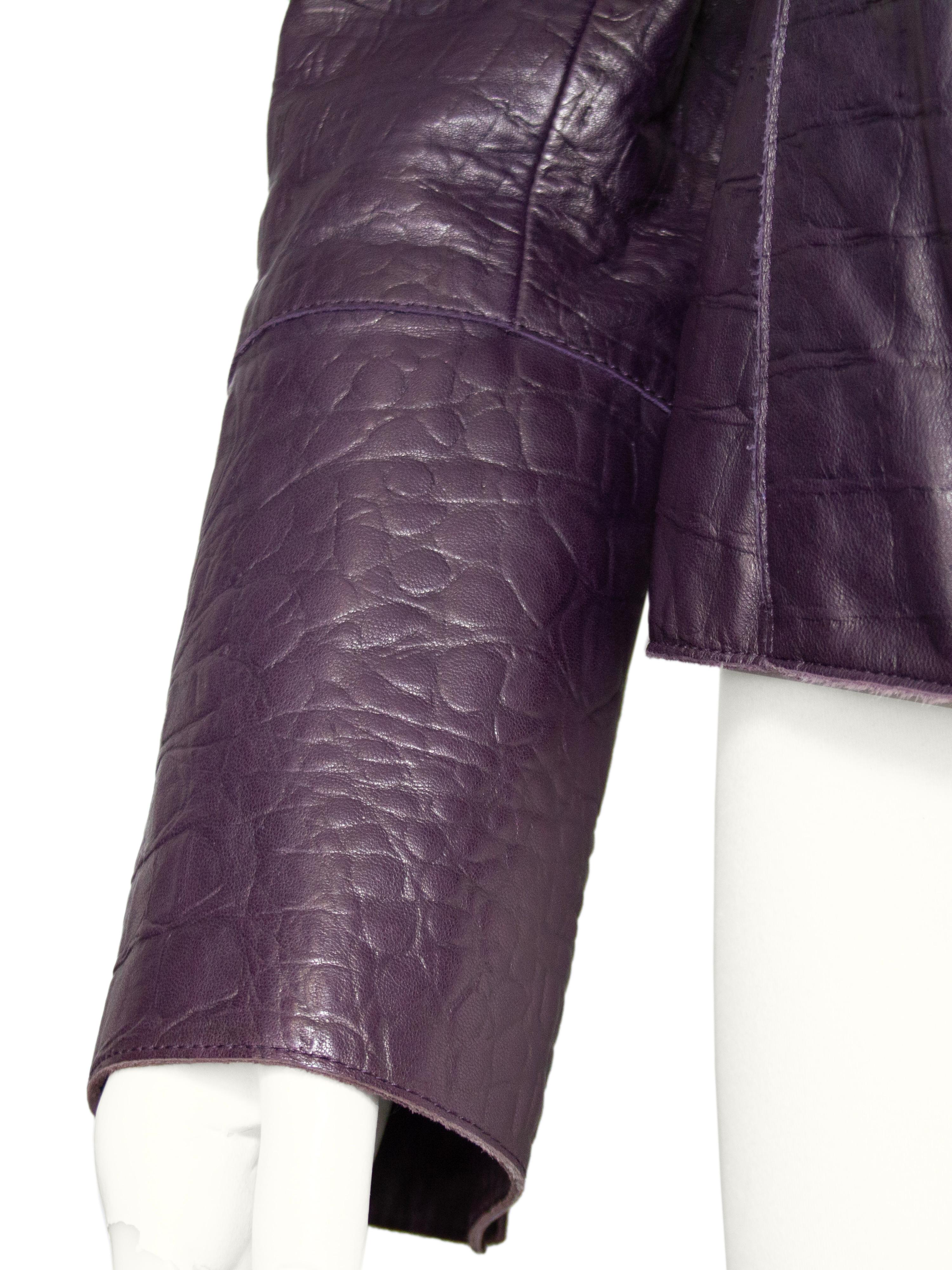 Chaqueta de piel con estampado de cocodrilo Akris Plum de mediados de los 2000 en venta 1