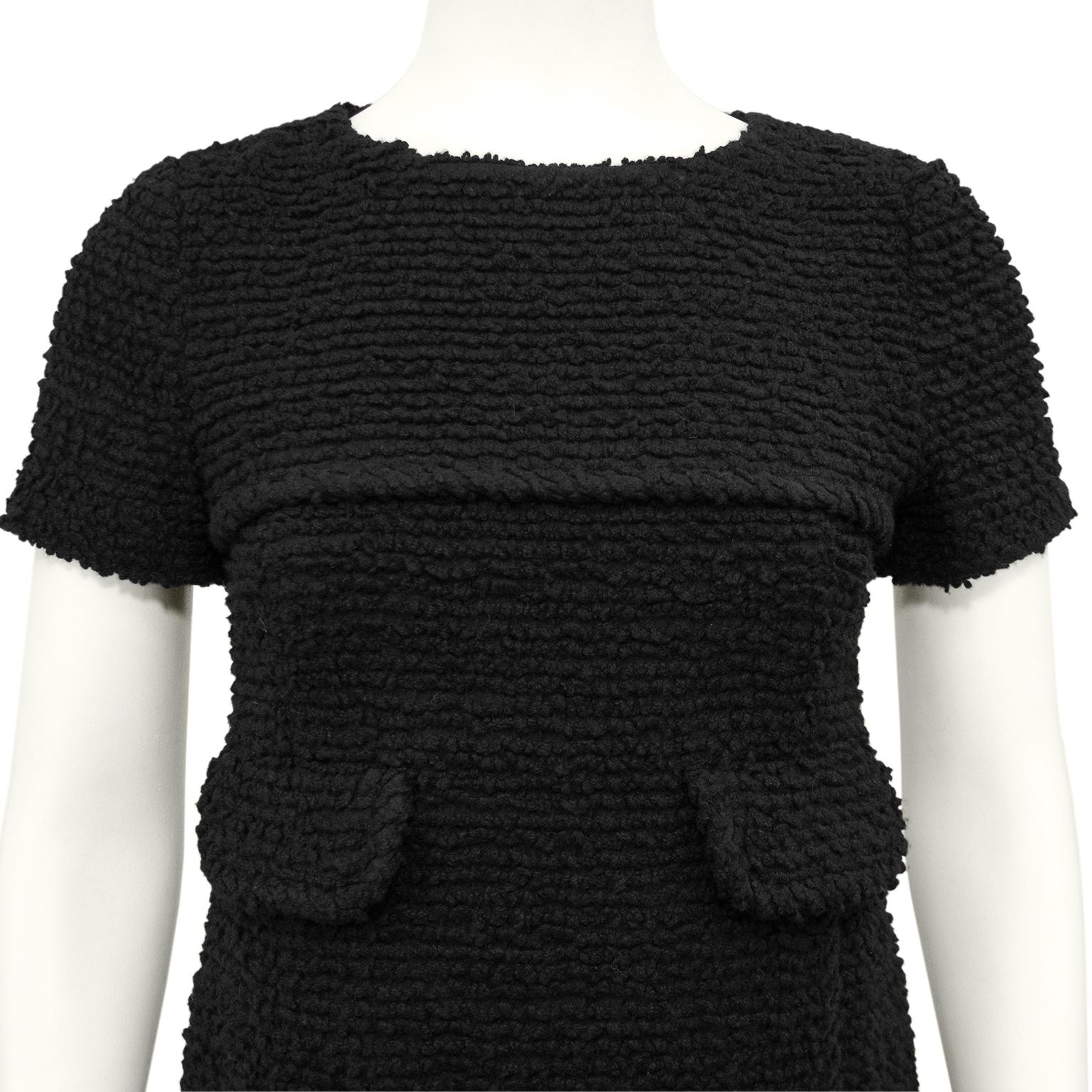 Vestido negro de manga corta Chanel de mediados de los 2000 en Bueno estado para la venta en Toronto, Ontario