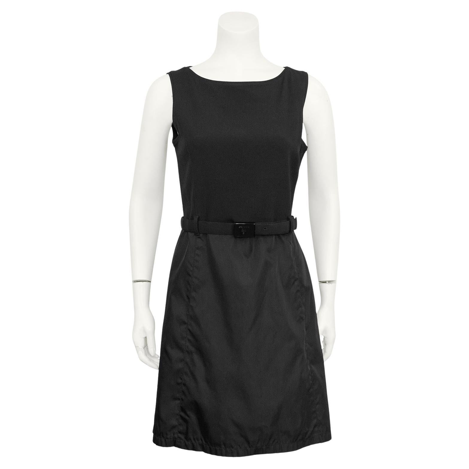 Petite robe noire ceinturée Prada, milieu des années 2000