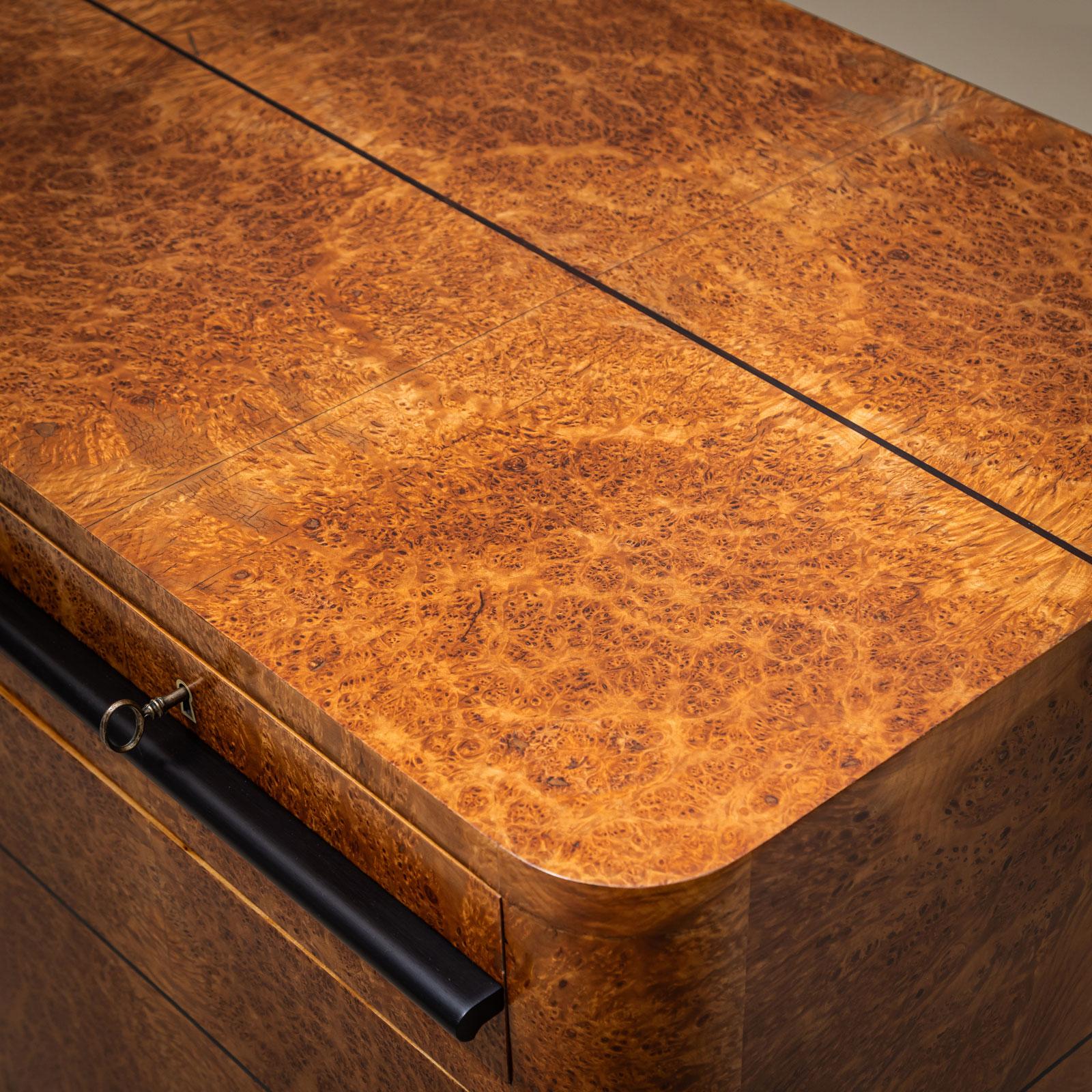Buffet Art Déco du milieu du 20e siècle en placage de racines de thuja, Italie en vente 4