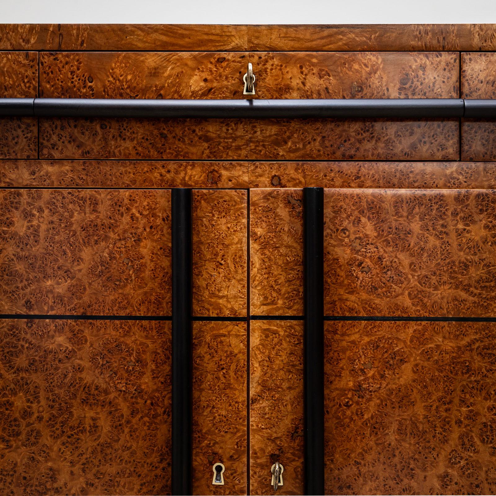 Buffet Art Déco du milieu du 20e siècle en placage de racines de thuja, Italie en vente 8