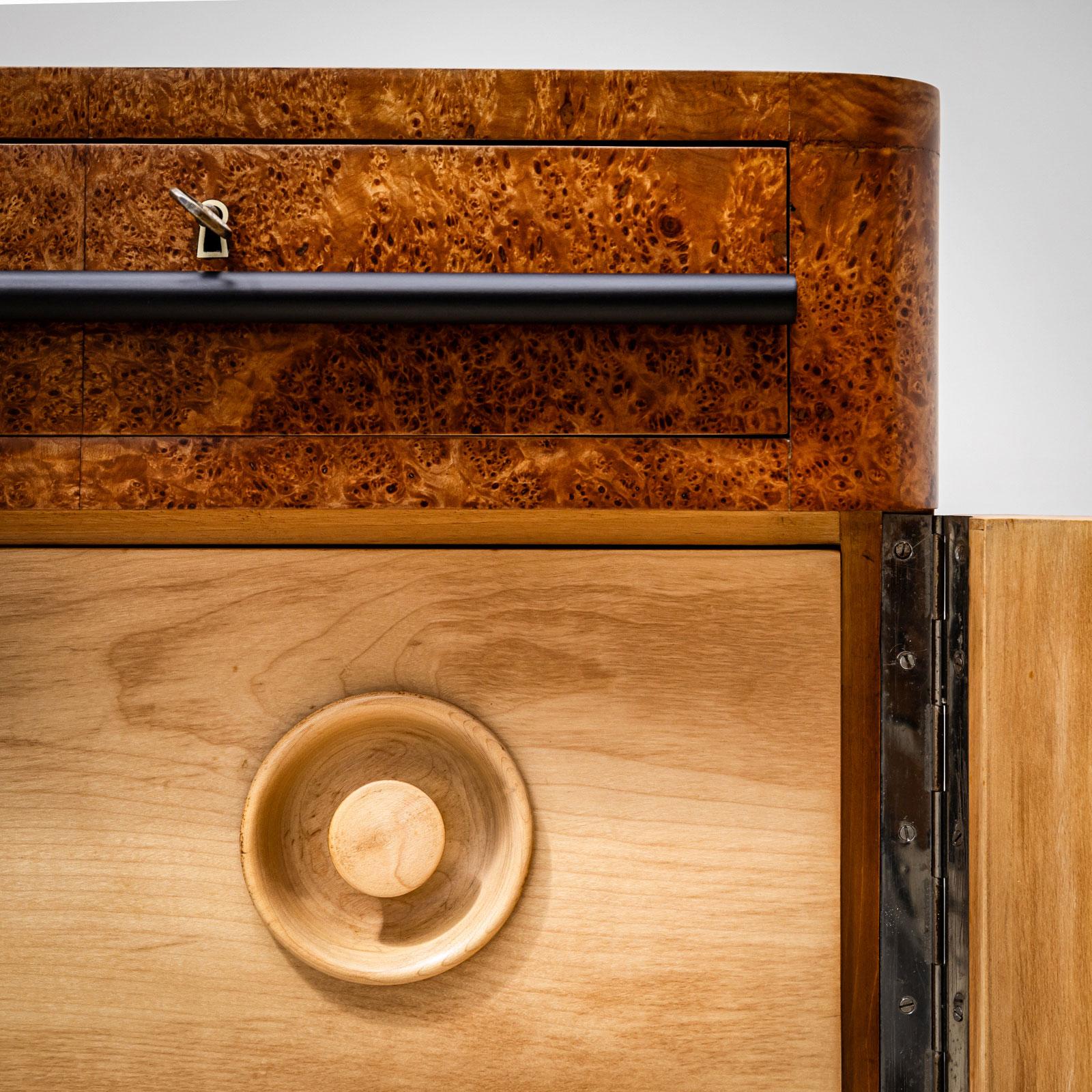 Érable Buffet Art Déco du milieu du 20e siècle en placage de racines de thuja, Italie en vente