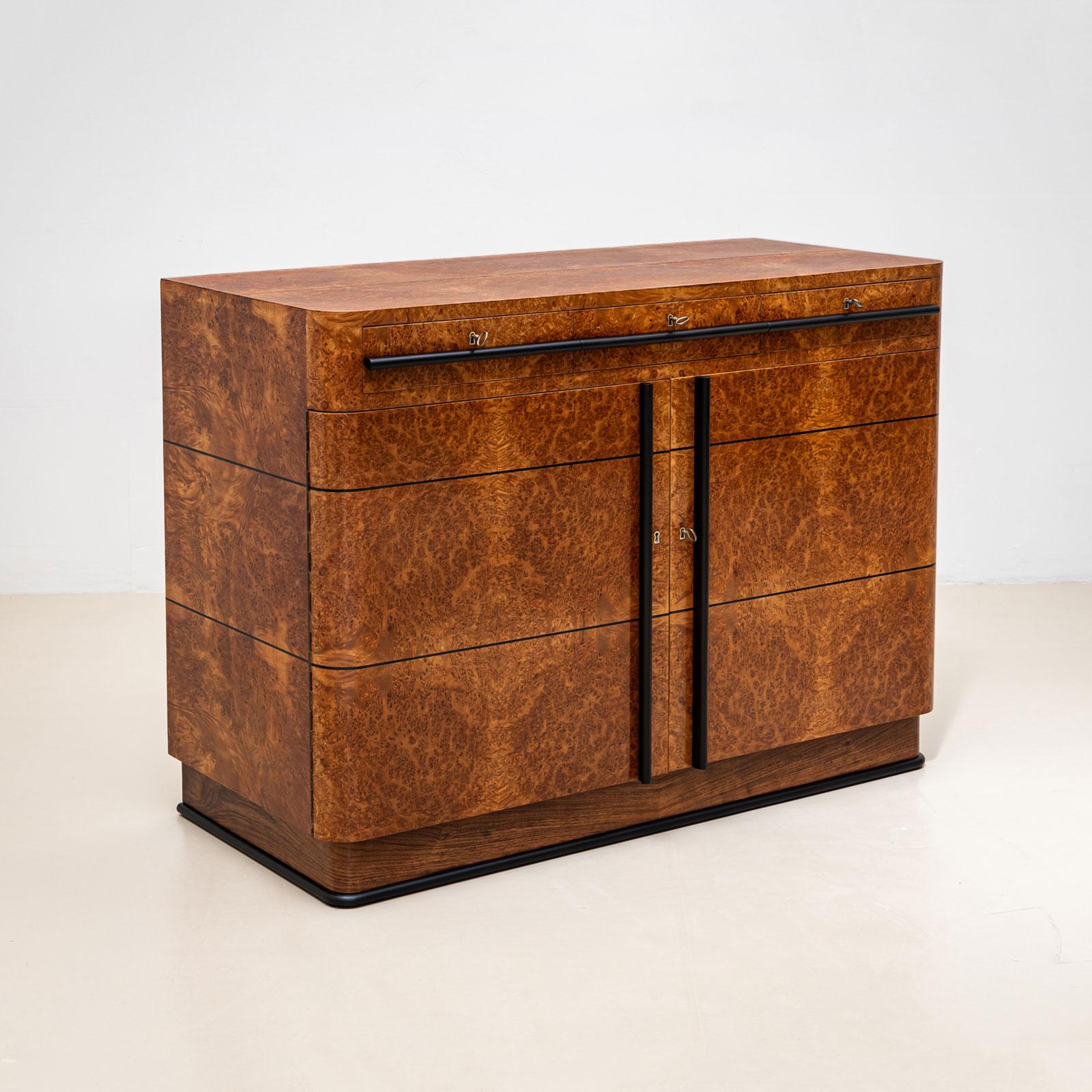 Buffet Art Déco du milieu du 20e siècle en placage de racines de thuja, Italie en vente 1