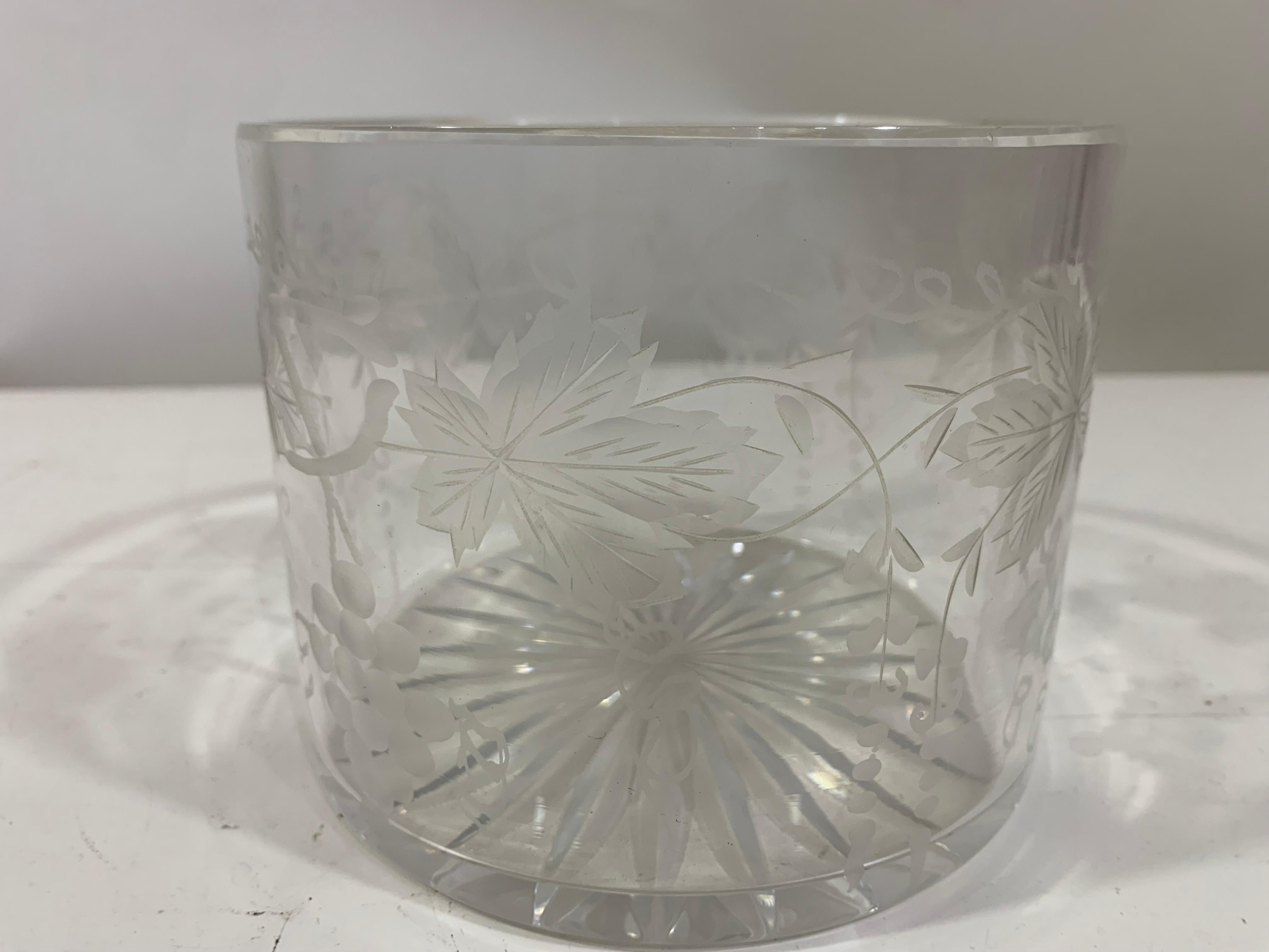 Exquisite Bartlett Collins Frosted and Etched Crystal Glass Bowl with Grape and Grape Leaves Motif.

This stunning Bartlett Collins crystal bowl is not only a visually captivating piece but also versatile in function. Use it as an elegant ice bowl