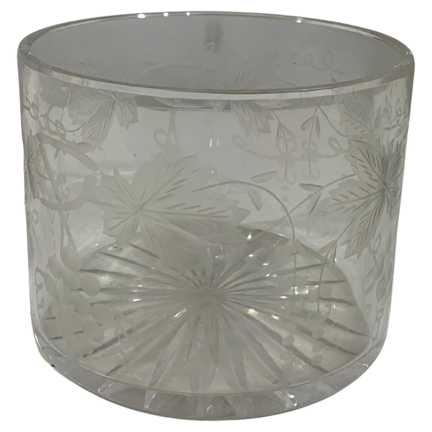 Cubitera Bartlett Collins de mediados del siglo XX, esmerilada y con uvas grabadas