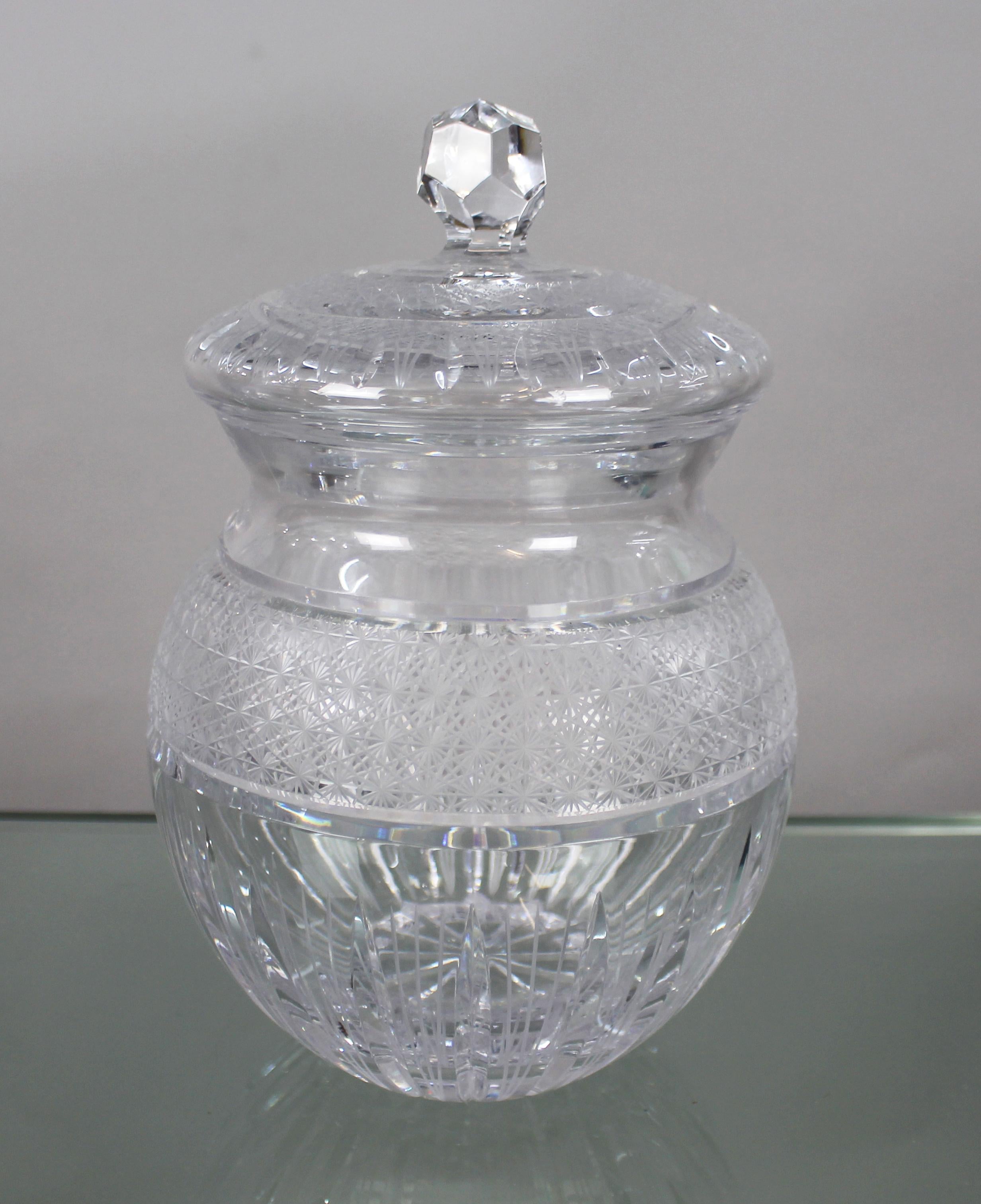 Mid 20th c. Bohemian Cut Glass Lidded Biscuit Jar


Lovely quality vintage cut glass lidded jar. Finely cut.

Measures 16 x 16 x 25 (height) cm

Very good condition; no chips, cracks or repairs