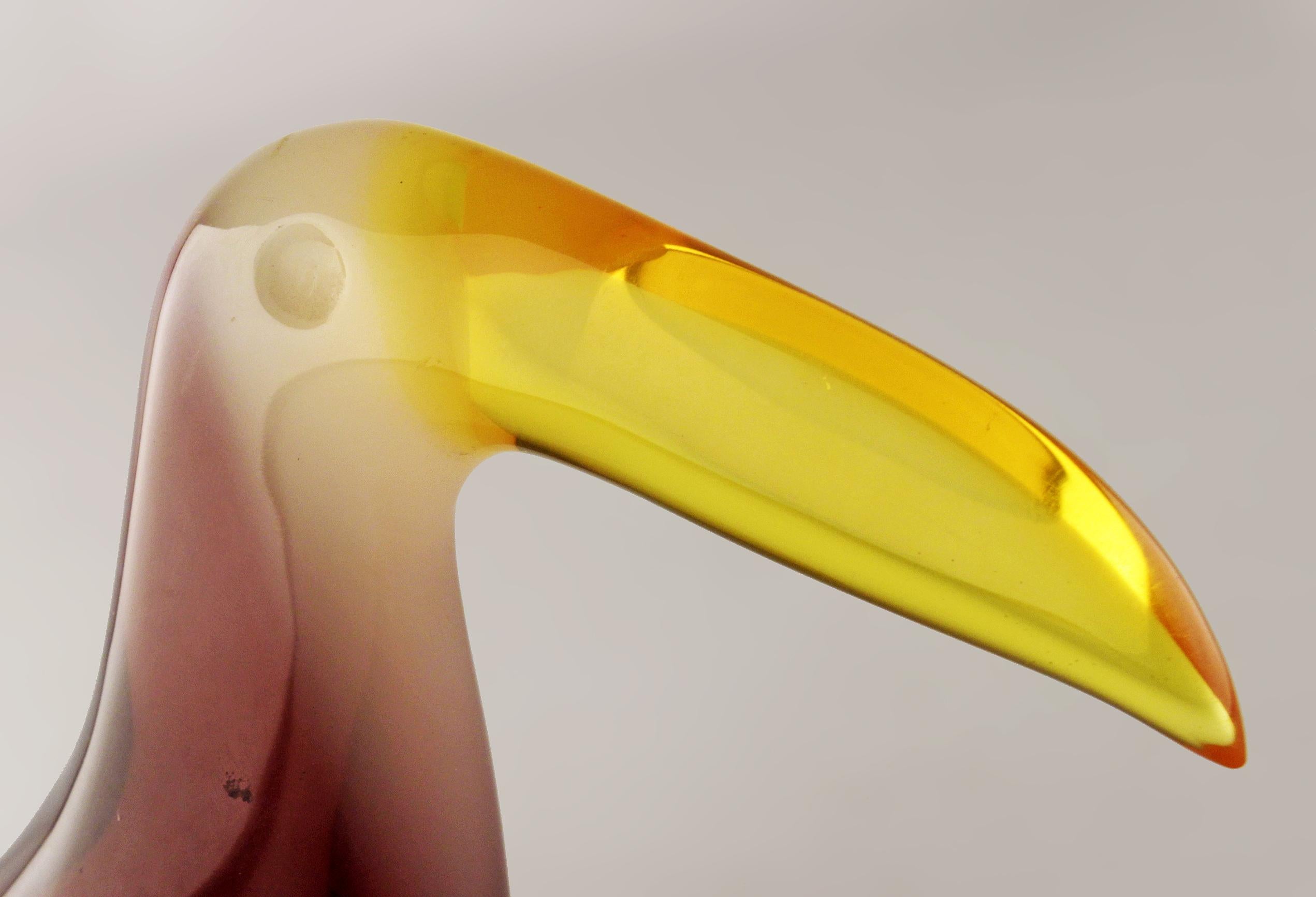 Mid-20th C. Brazilian Translucent Acrylic/Lucite Toucan Sculpture by A. Palatnik In Good Condition For Sale In North Miami, FL