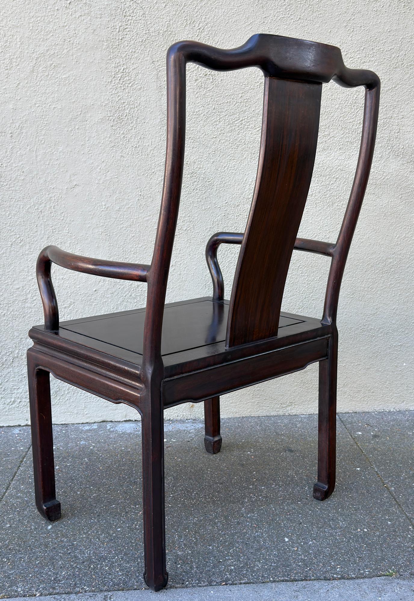 A.I.C. I.C. Fauteuil en bois de rose de style Ming du milieu du 20e siècle Bon état - En vente à San Francisco, CA