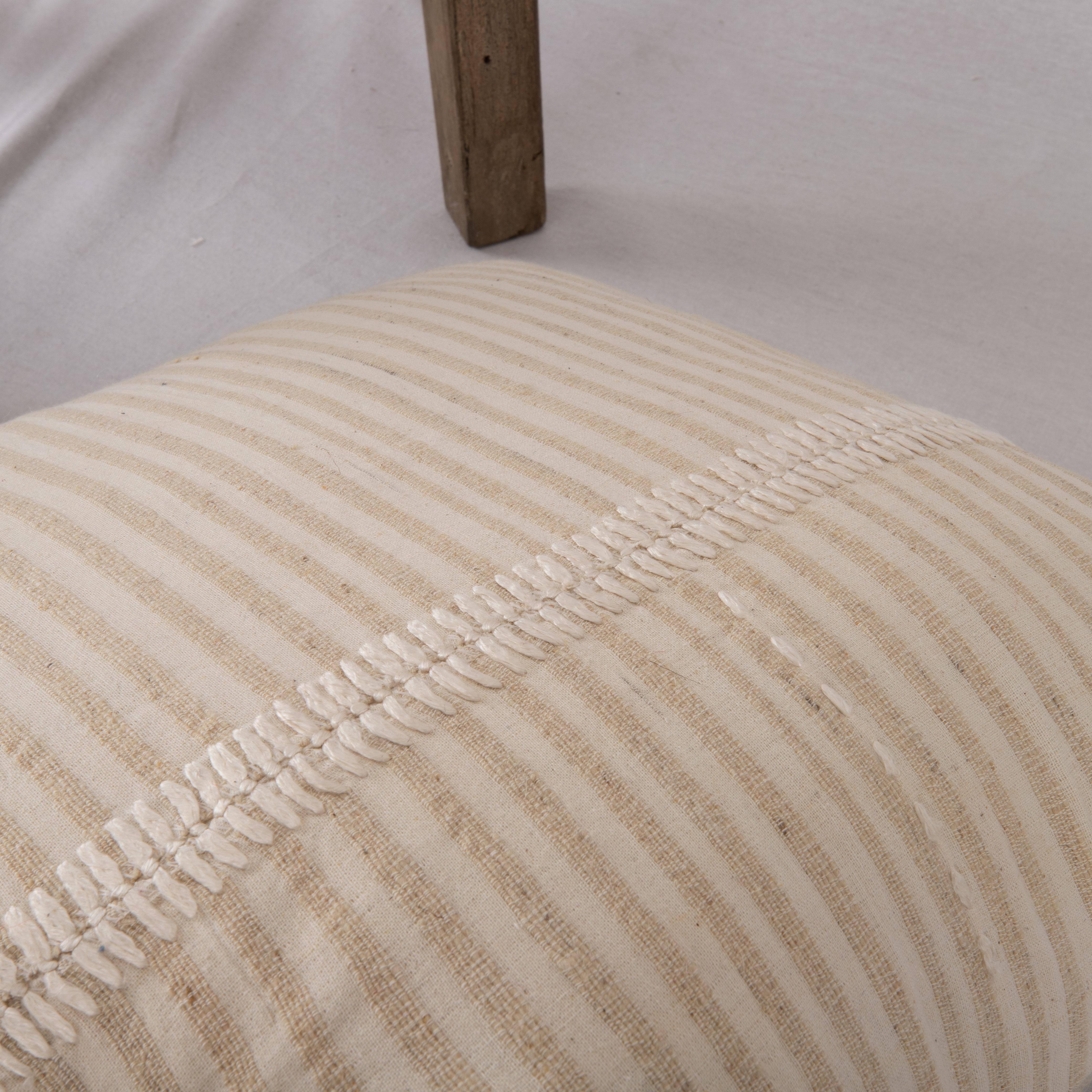 Coton Mid 20th C. Pillow Cover Made from Vintage Anatolian Covers (housse de coussin du milieu du 20e siècle fabriquée à partir de couvertures anatoliennes d'époque) en vente